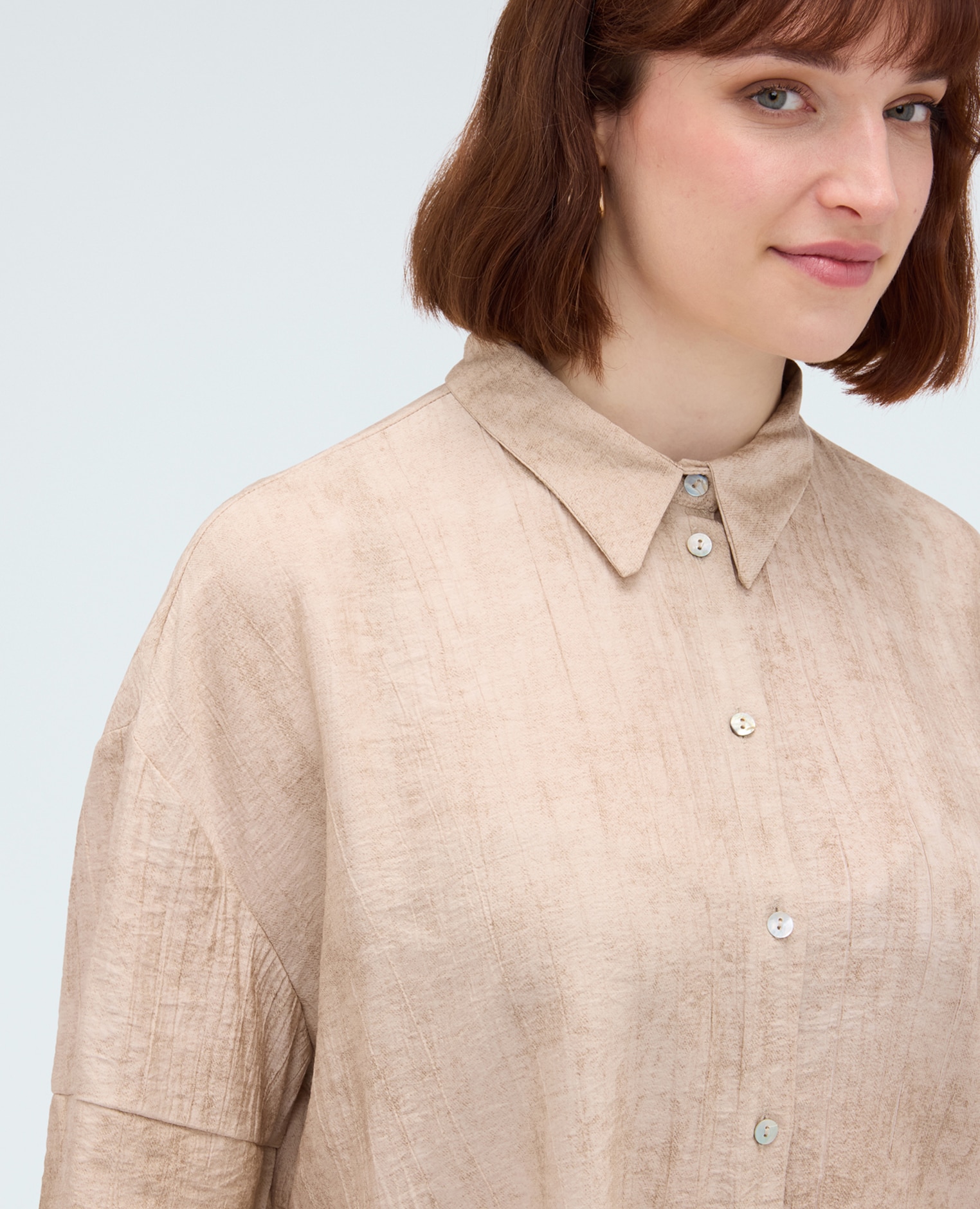 Camisa de mujer boxy en mezcla de viscosa fresco y ligero para una sensación agradable sobre la piel - Fiorella Rubino - Beige Beige-4