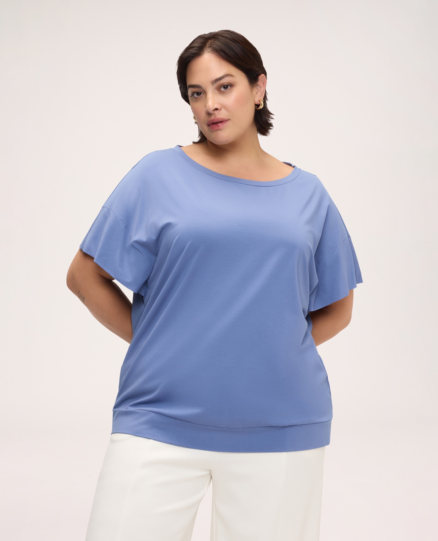 Camiseta de mujer de punto de viscosa cuello redondo y mangas cortas con corte raglán - Fiorella Rubino - Azul Azul-1