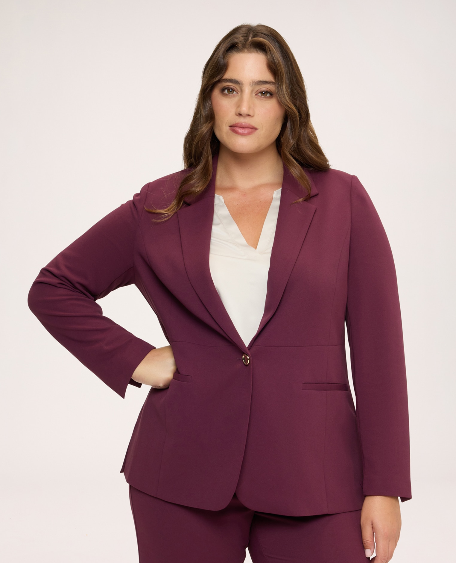 Blazer de mujer desestructurado en tejido stretch corte en la cintura para un toque de diseño y bolsillos de vivo - Fiorella Rubino - Burdeos Burdeos-1