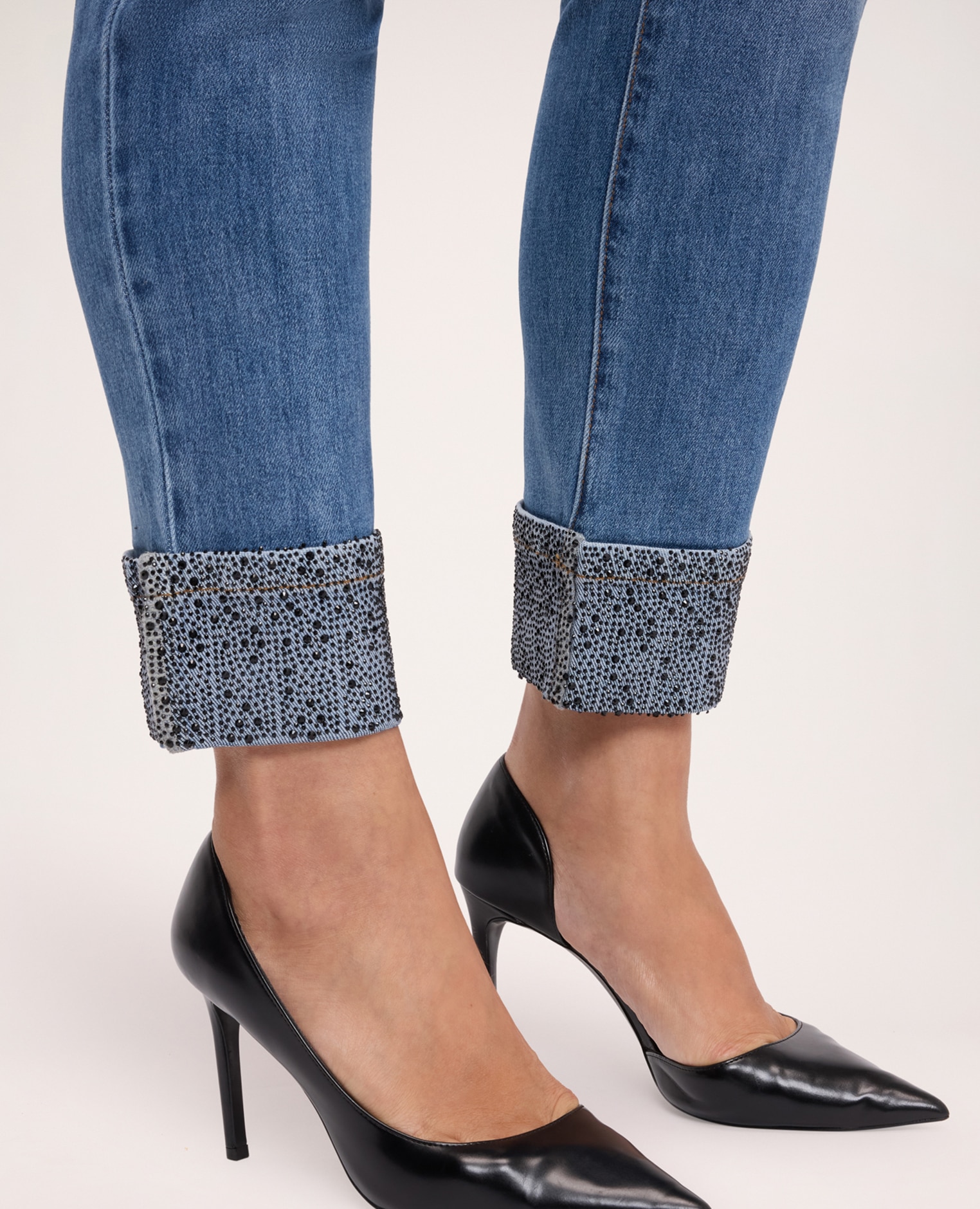 Jeans de mujer skinny con vuelta en strass solapa decorada con pequeños strasses - Fiorella Rubino - Azul Azul-4