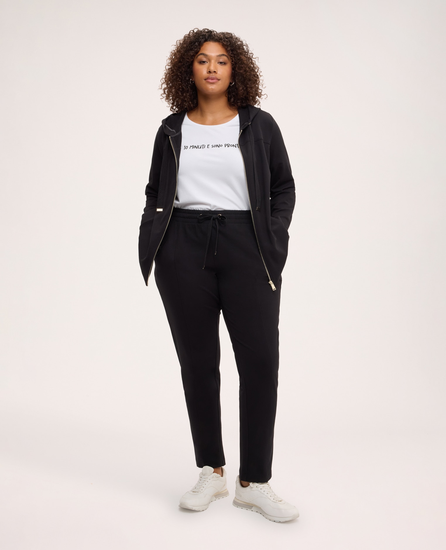 Joggers de mujer de algodón con cordón en la cintura tejido de felpa - Fiorella Rubino - Negro Negro-1