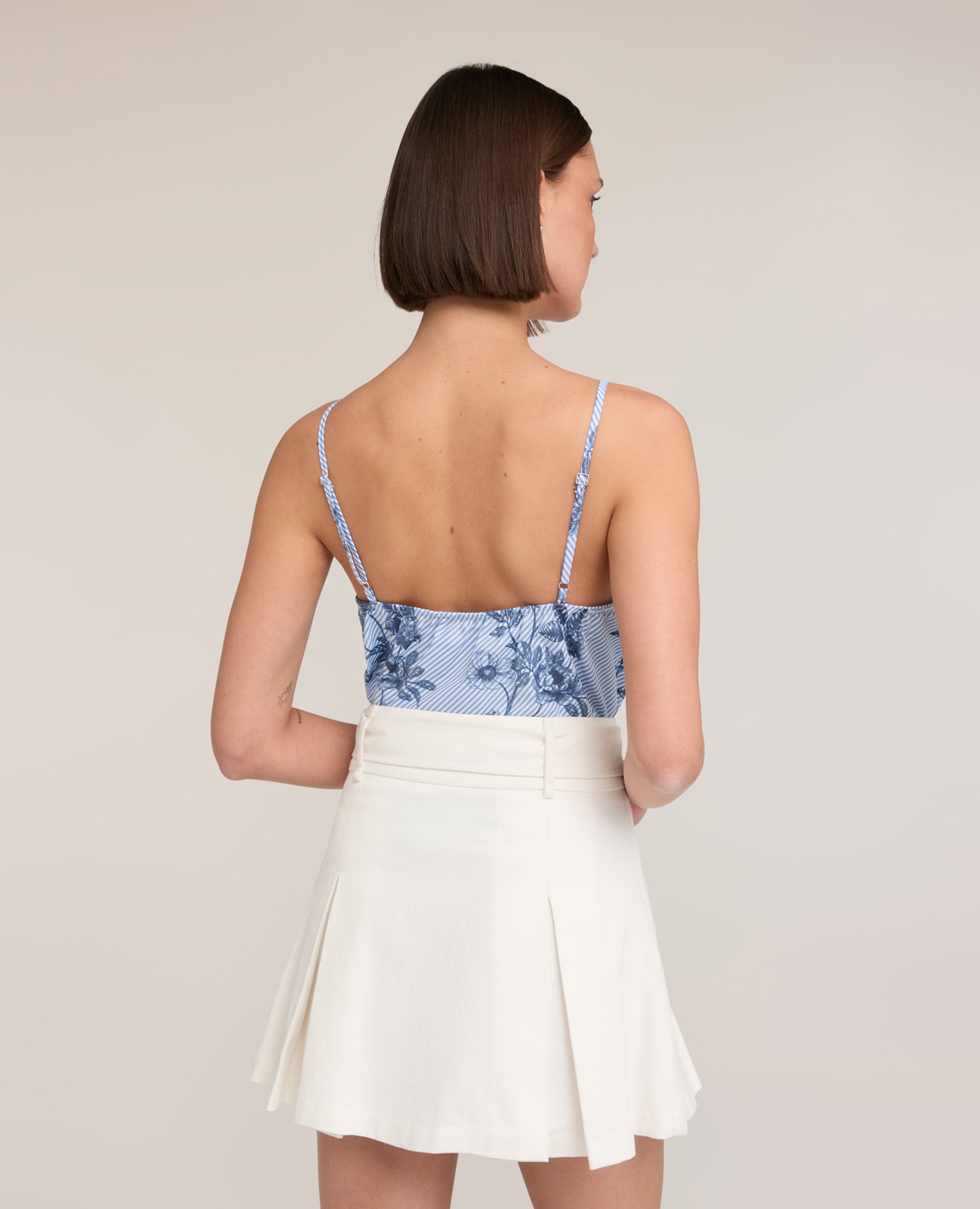 Top de mujer de rayas con encaje y estampado floral escote en v con ribete de encaje - Motivi - Azul claro Azul claro-2