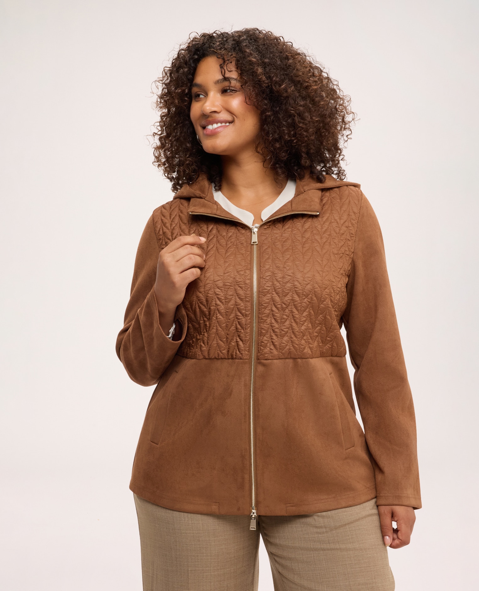 Chaqueta de mujer bimaterial soft touch construcción combo que alterna dos tejidos diferentes - Fiorella Rubino - Marrón Marrón-1