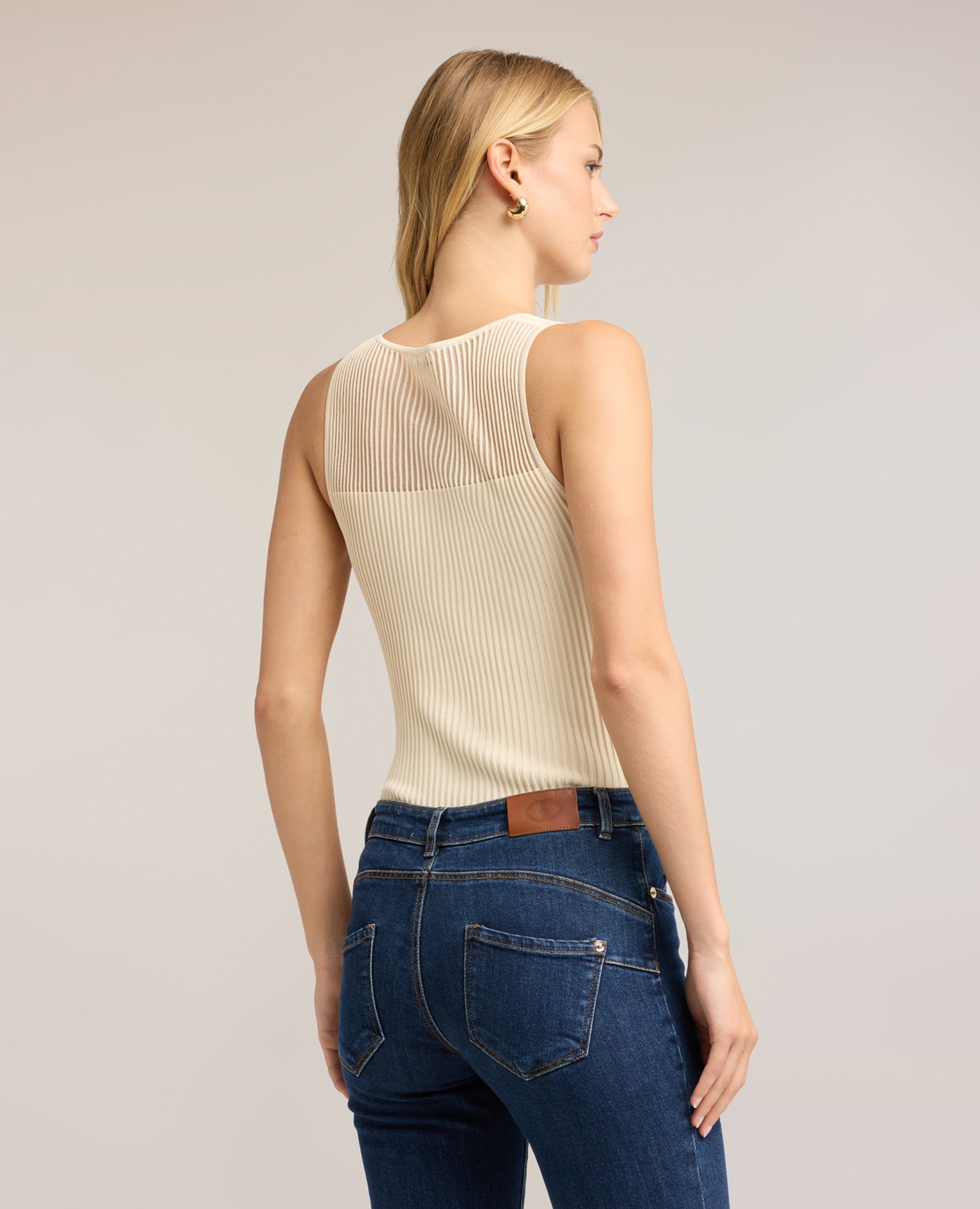 Jersey de mujer fino de canalé con escote transparente modelo corto y ajustado sin cierre - Motivi - Blanco Blanco-2