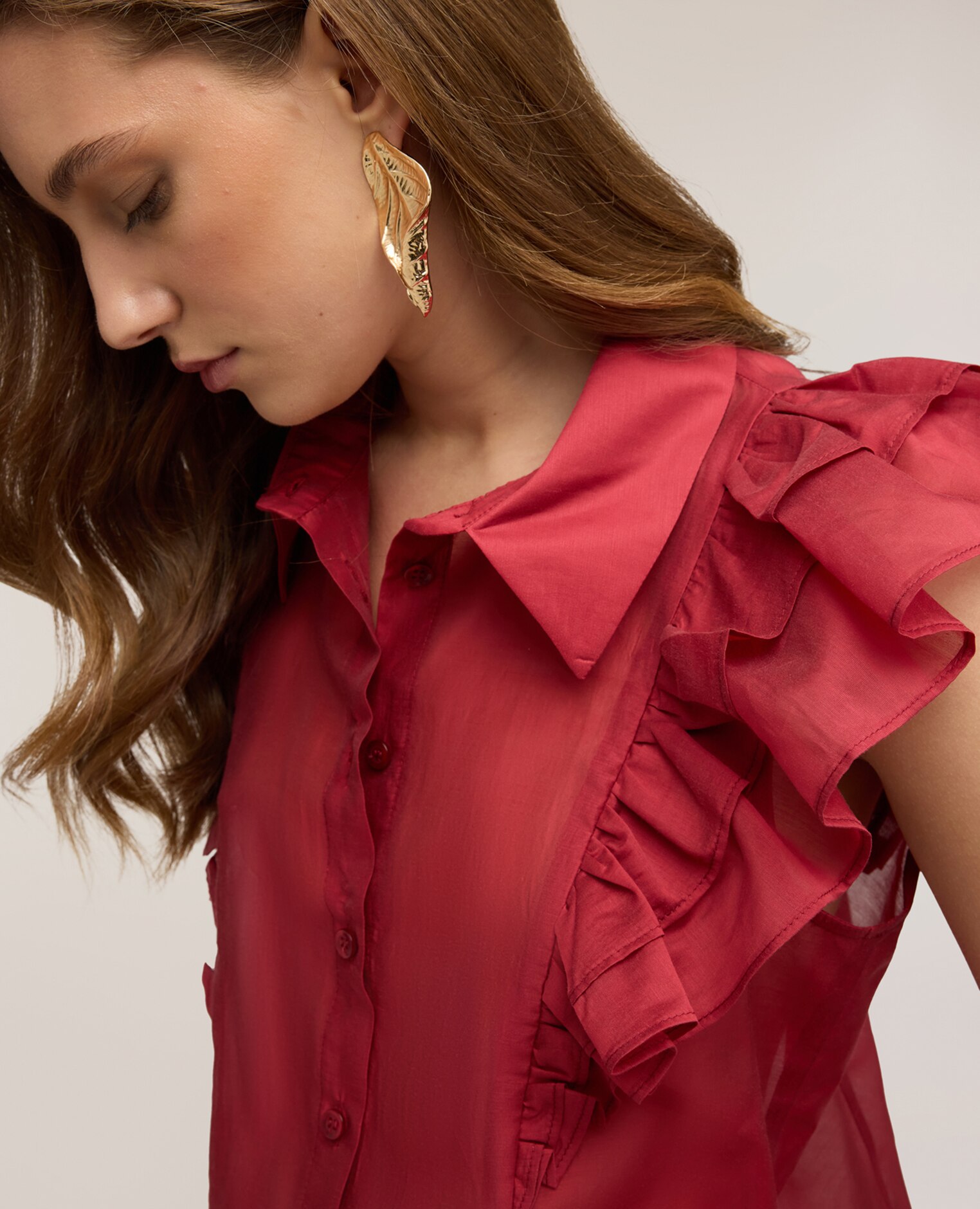 Camisa de mujer de muselina con volantes cuello clásico con botonadura frontal - Motivi - Rojo Rojo-4