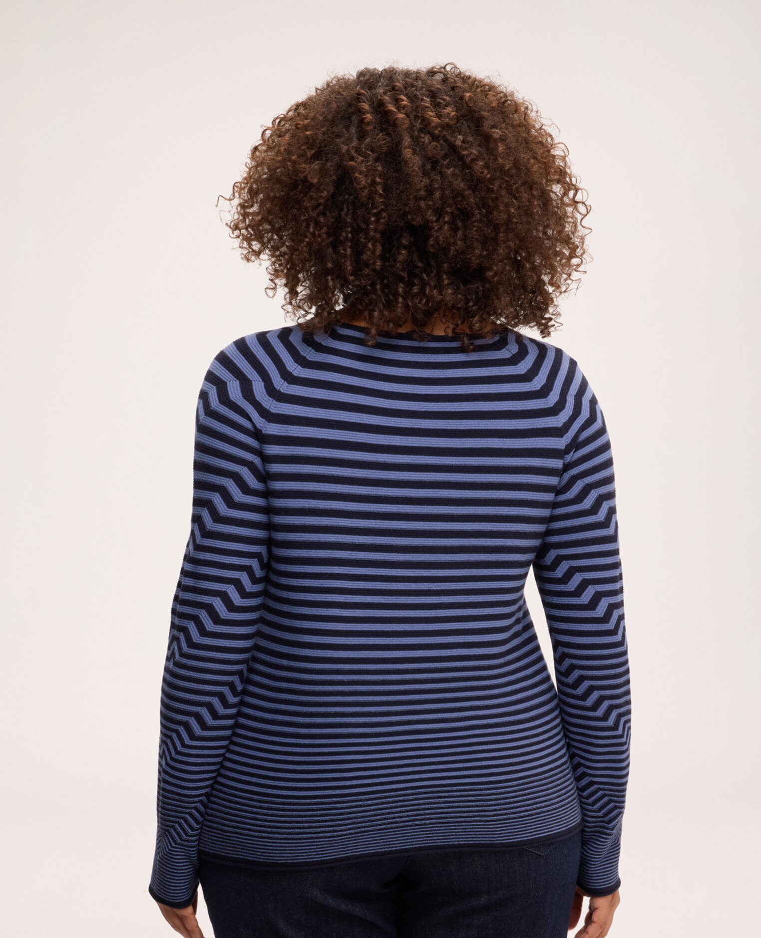 Jersey de mujer de rayas con cuello barco motivo de rayas con efecto gráfico en zig-zag obtenido del tejido - Fiorella Rubino - Azul Azul-2