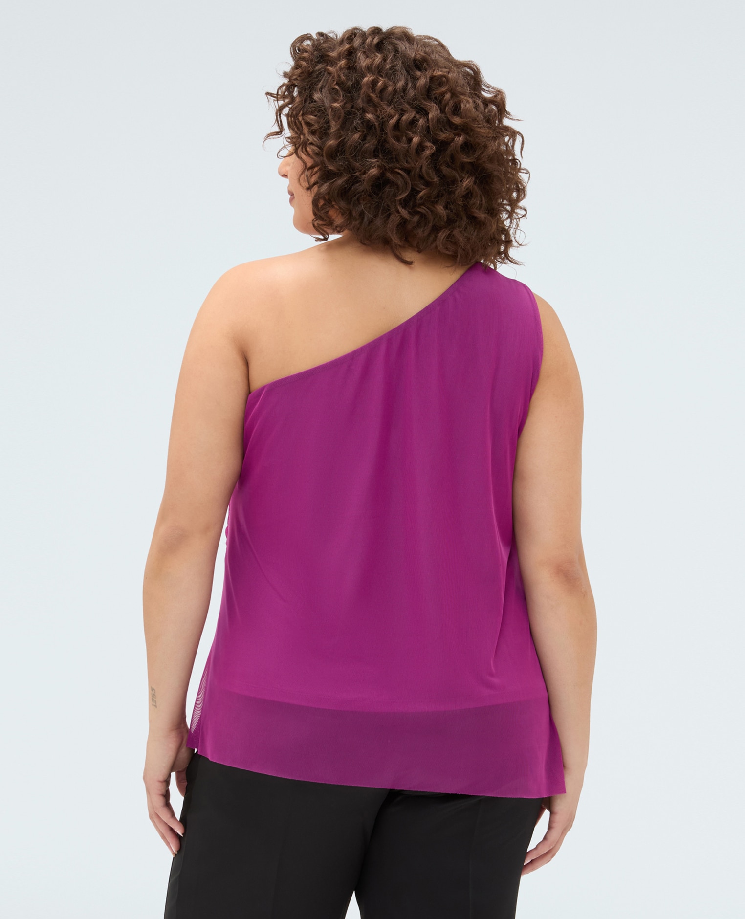 Top de mujer asimétrico de tul con drapeado perfecto para tus veladas especiales o para añadir un toque sofisticado a tus looks diarios - Fiorella Rubino - Fucsia Fucsia-2