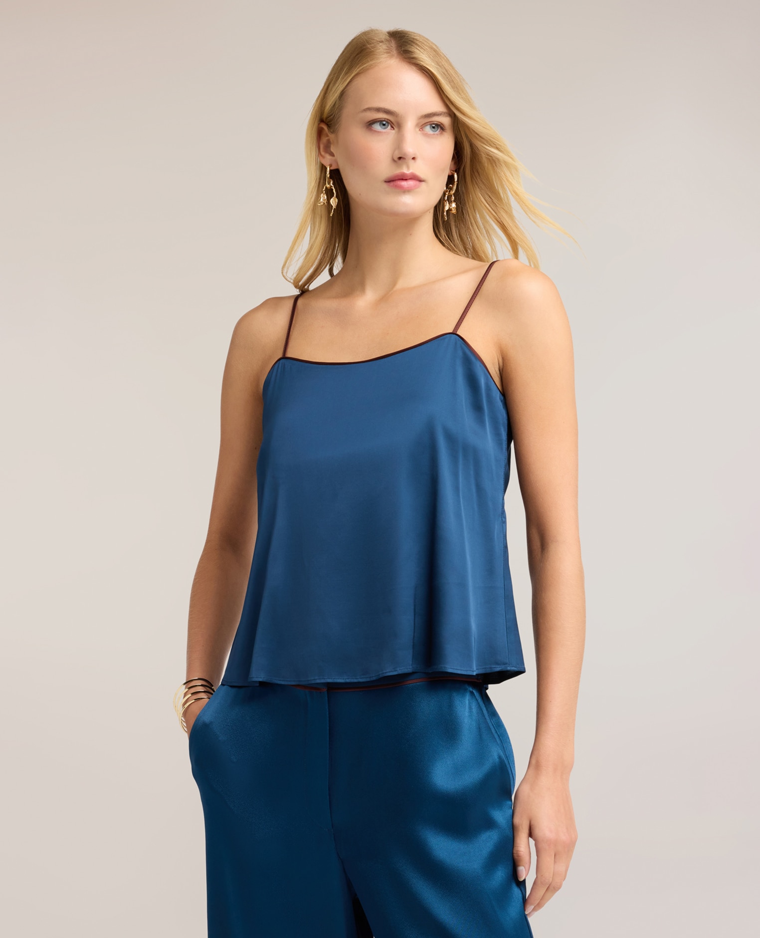 Top de mujer de raso con perfiles en contraste ajuste regular sin cierre - Motivi - Azul Azul-1