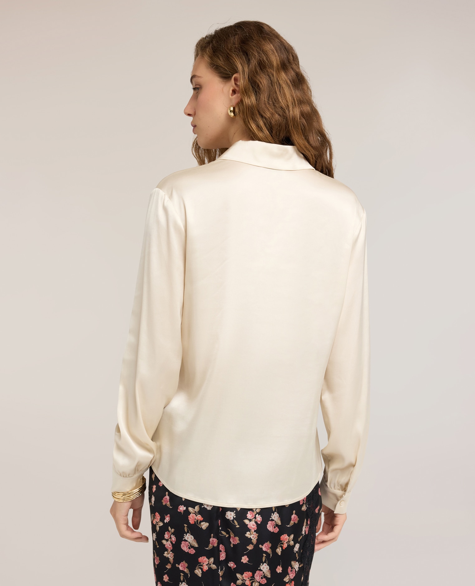 Camisa de mujer de satén ajuste regular abertura frontal con botones a la vista - Motivi - Blanco Blanco-2