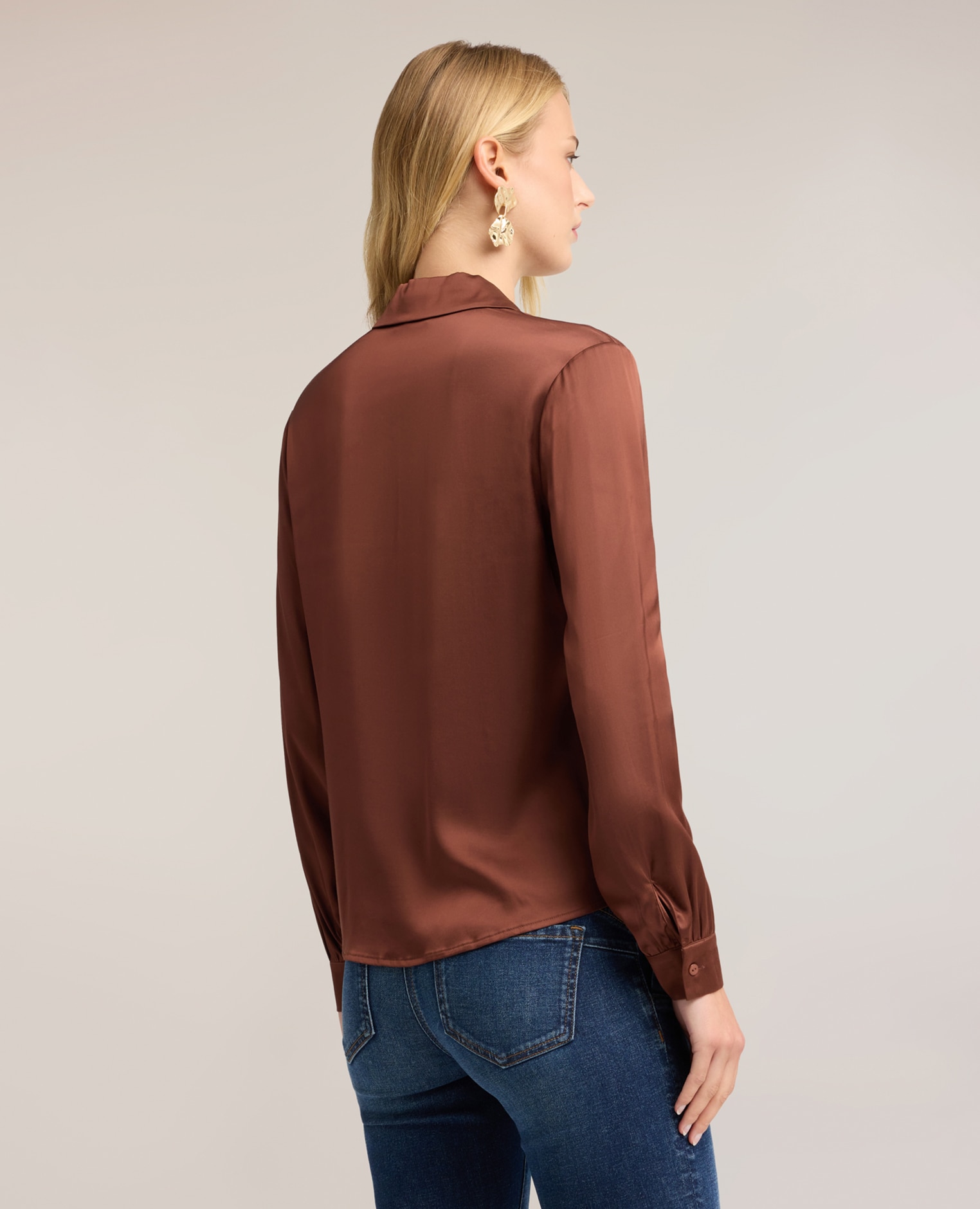 Camisa de mujer de satén ajuste regular abertura frontal con botones a la vista - Motivi - Marrón Marrón-2