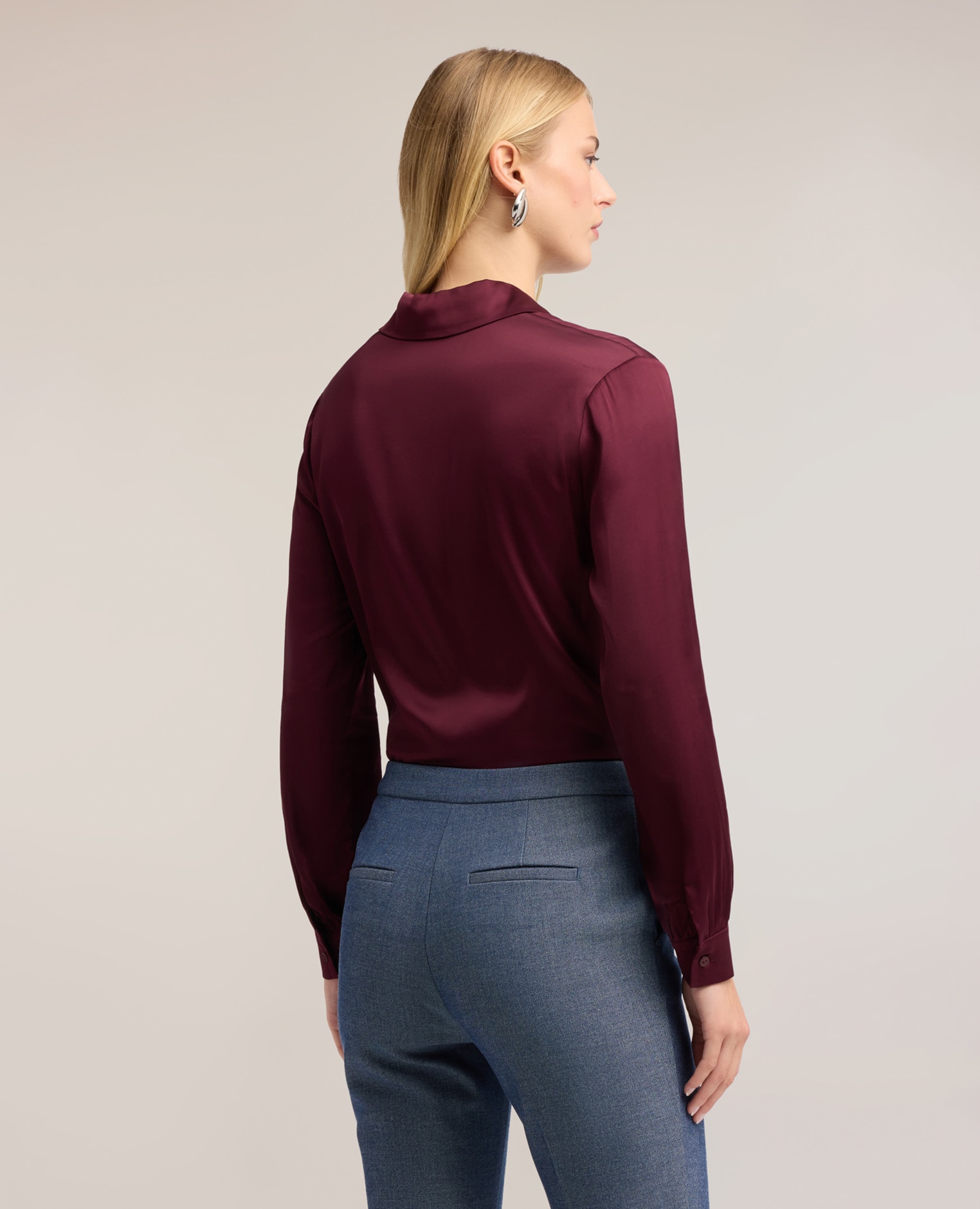 Camisa de mujer de satén ajuste regular abertura frontal con botones a la vista - Motivi - Burdeos Burdeos-2