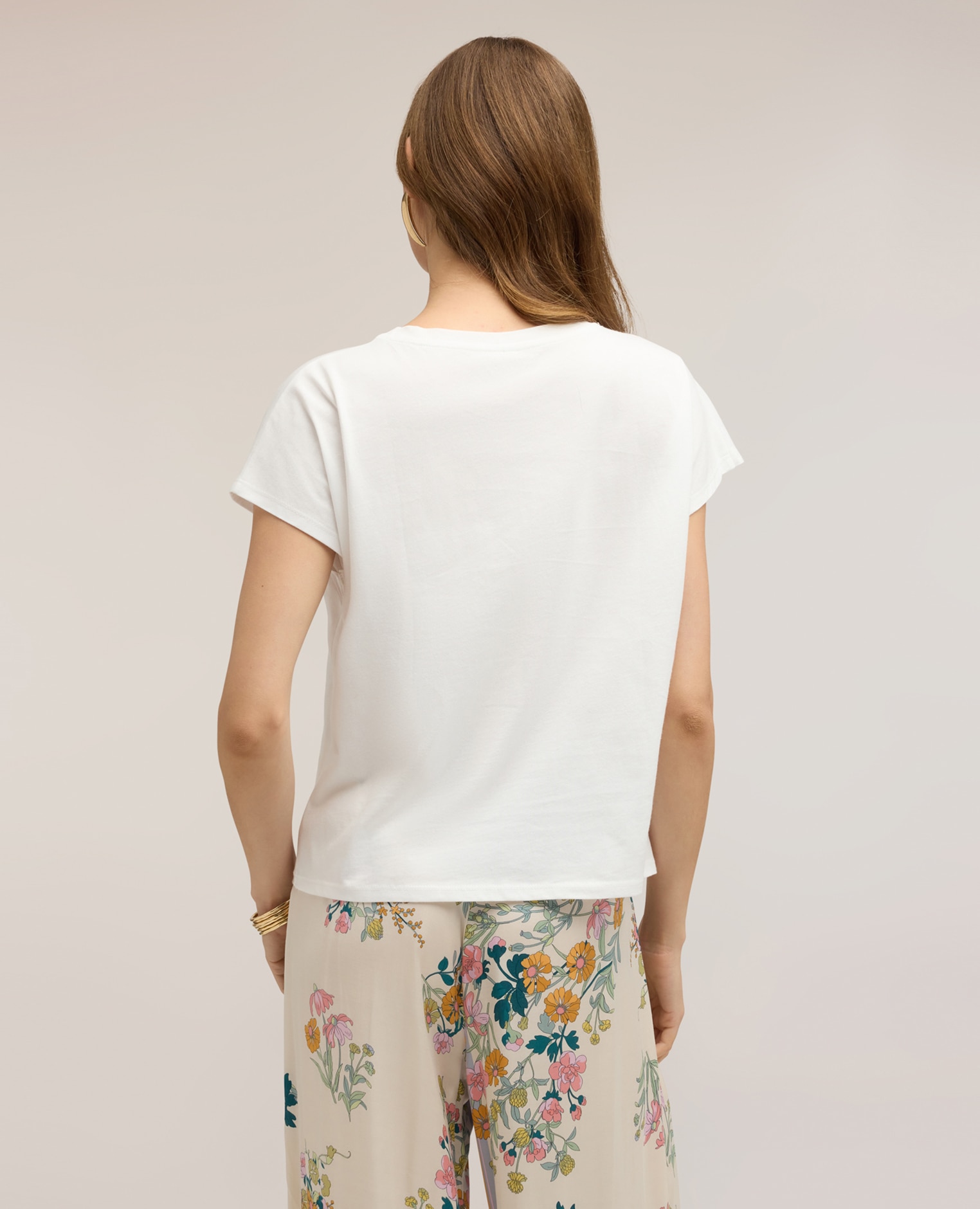 Camiseta de mujer de punto con bordados sangallo ajuste boxy con escote redondo - Motivi - Blanco Blanco-2