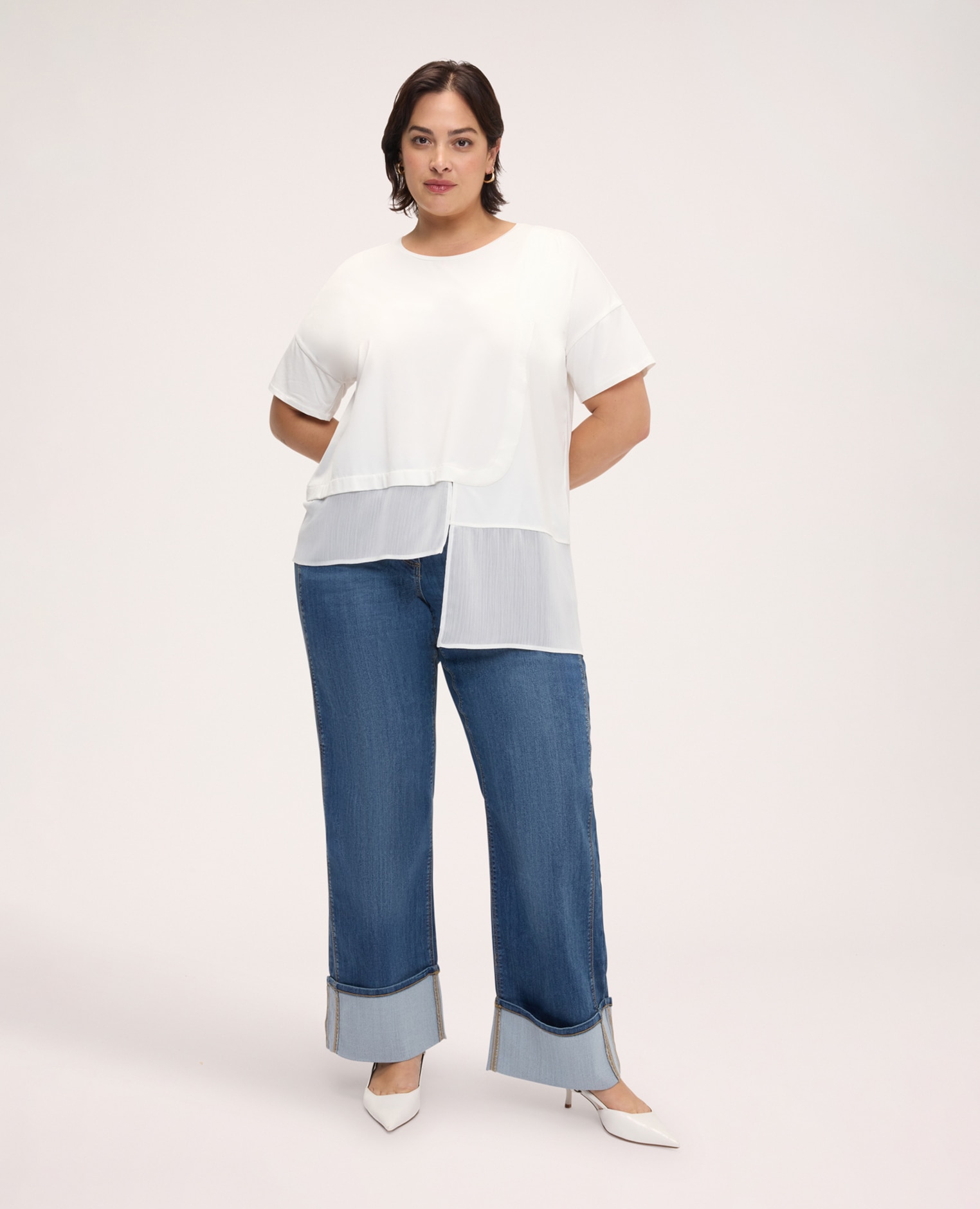 Camiseta de mujer con inserto asimétrico construcción bimaterial con inserto semitransparente con fondo asimétrico - Fiorella Rubino - Blanco Blanco-3