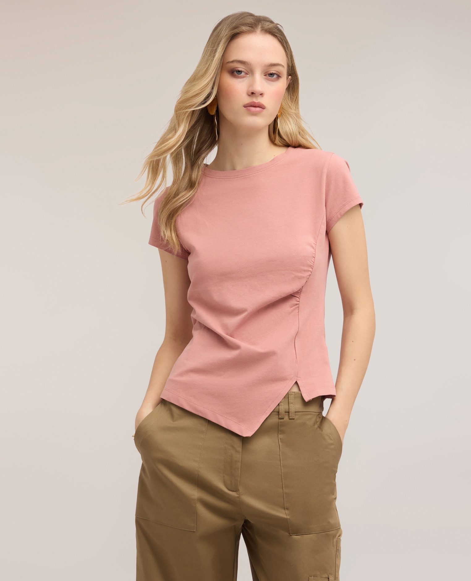 Camiseta de mujer con drapeado lateral asimétrico ajuste entallado con drapeado lateral en el delantero - Motivi - Rosa Rosa-1