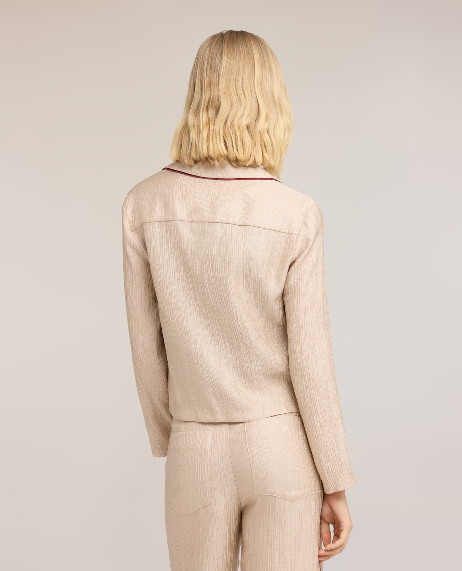 Camisa de mujer en crepón con aplicación joya ajuste regular cierre frontal con botones - Motivi - Beige Beige-2