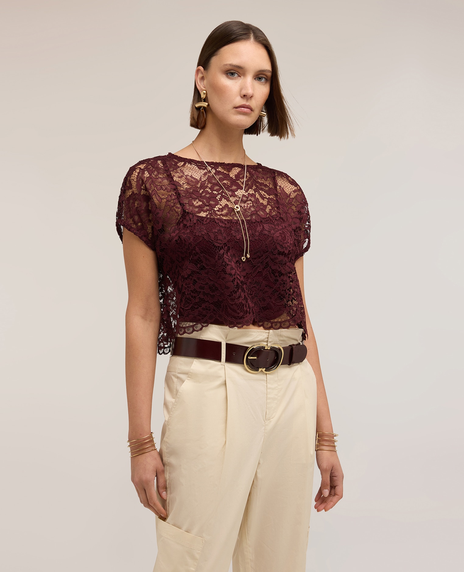 Blusa de mujer corta de encaje ajuste boxy bajo festoneado - Motivi - Burdeos Burdeos-1