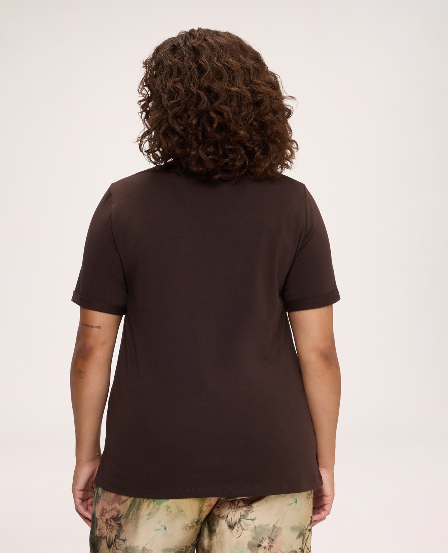Camiseta de mujer de algodón con estampado divertido ajuste y diseño para el máximo confort - Fiorella Rubino - Marrón Marrón-2