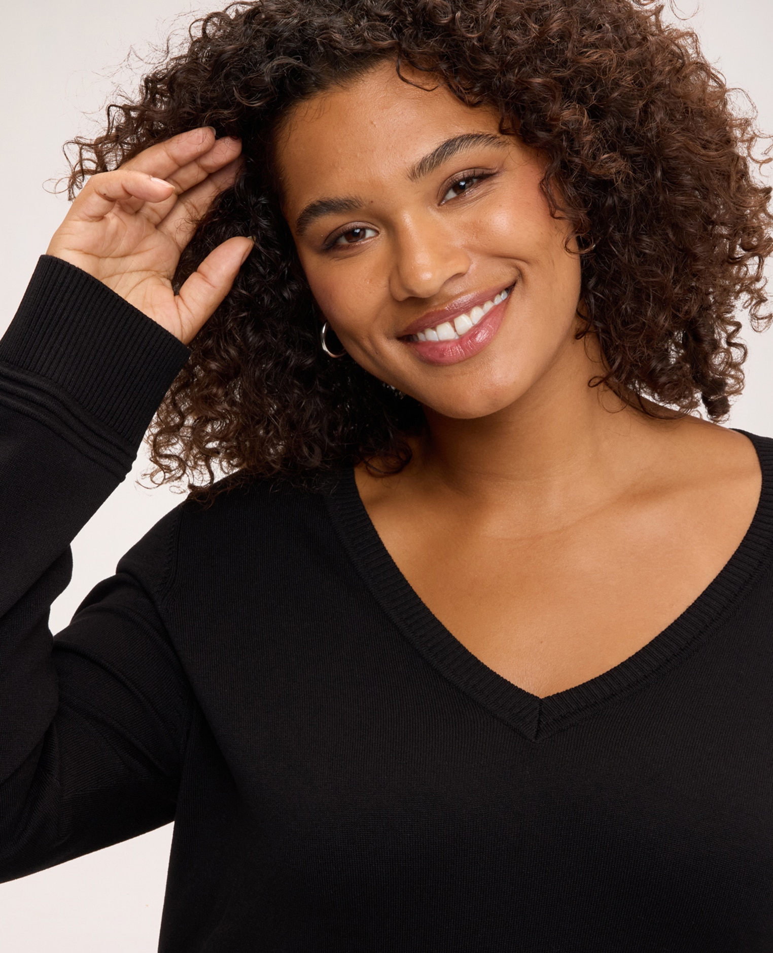 Jersey de mujer escote en v en mezcla de viscosa bordes acabados con canalé en puños y bajo mangas largas - Fiorella Rubino - Negro Negro-4