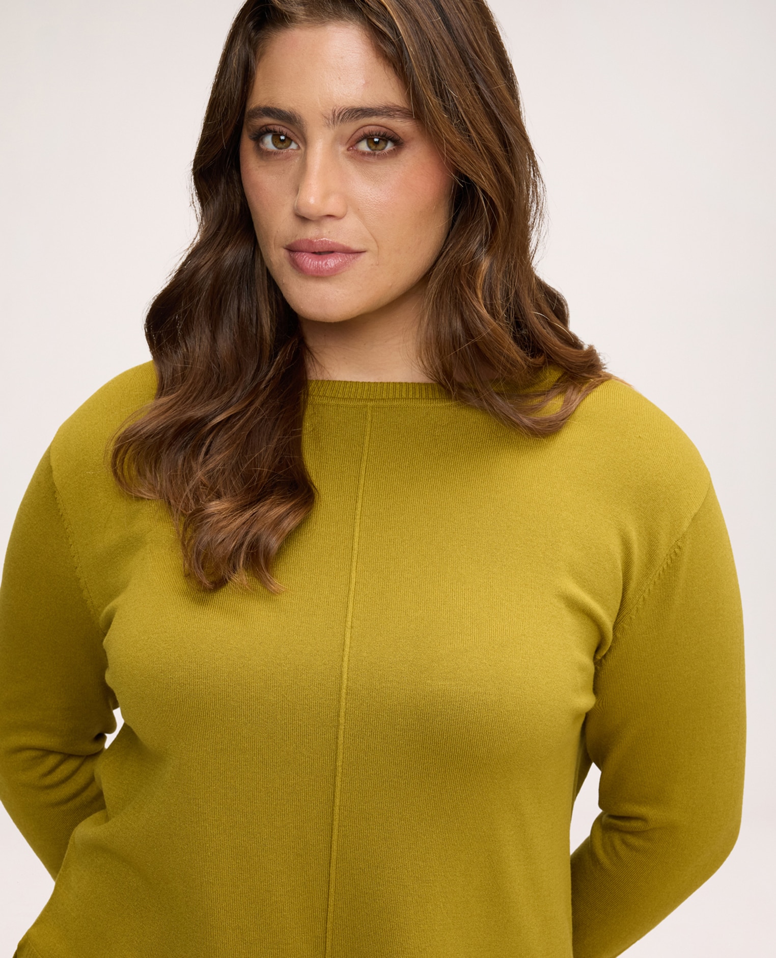 Camiseta de mujer de mezcla de viscosa con escote barco ajuste y diseño para el máximo confort - Fiorella Rubino - Verde Verde-4