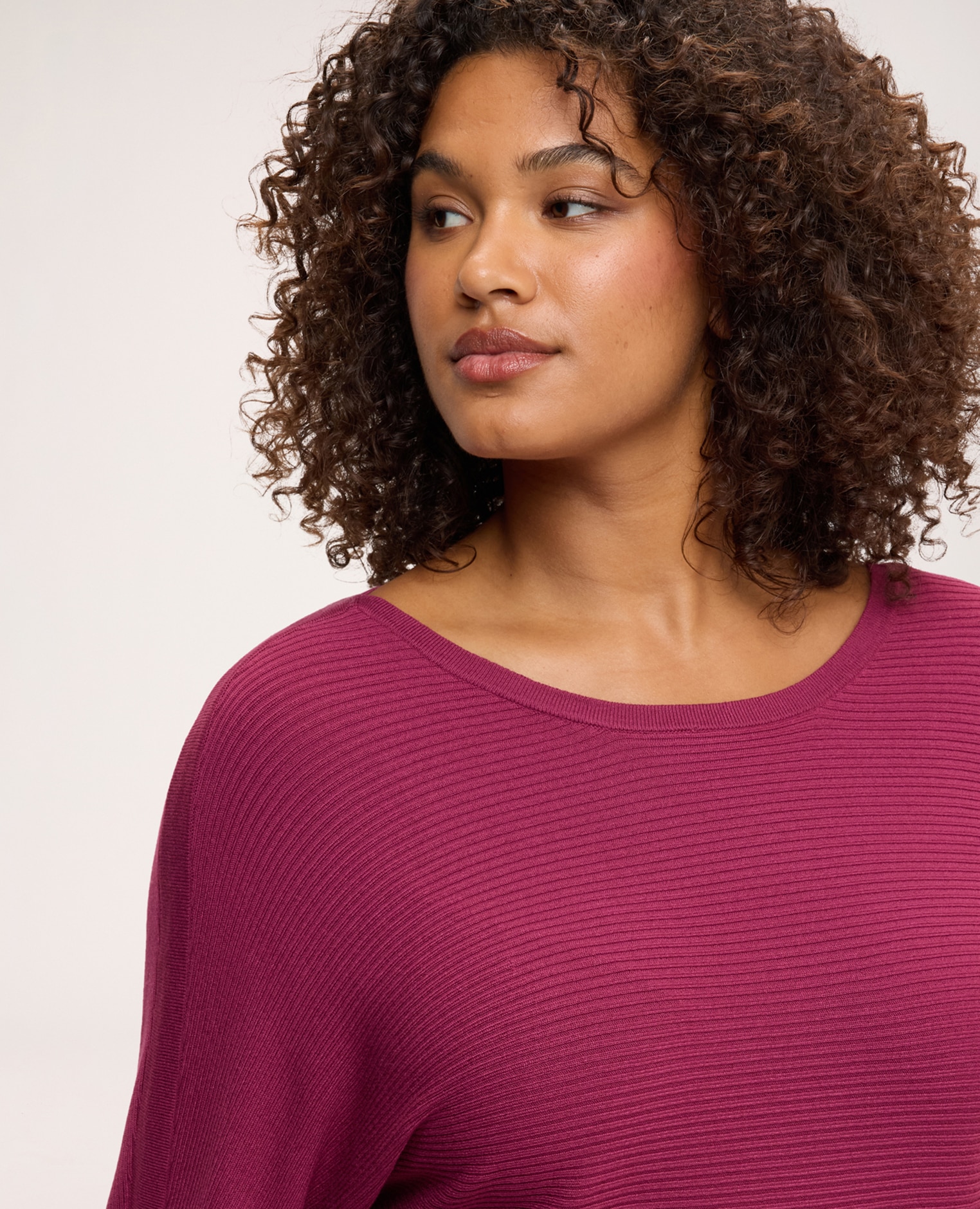 Jersey de mujer de mezcla de viscosa con canalé horizontal cuello redondo silueta amplia y cómoda - Fiorella Rubino - Burdeos Burdeos-4