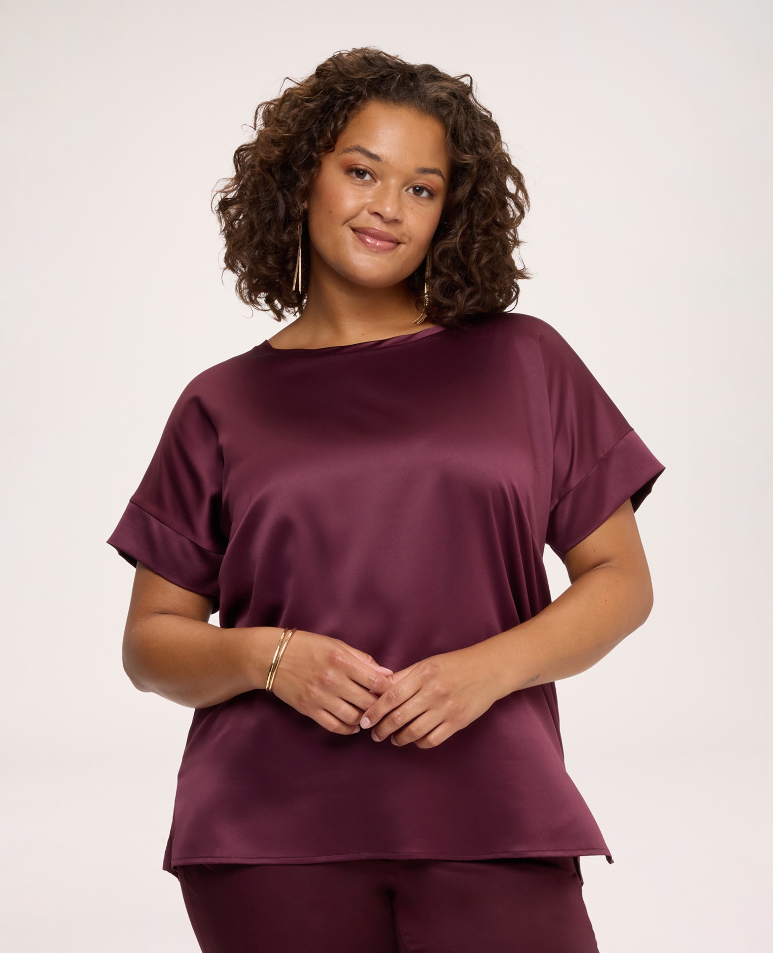 Camiseta de mujer bimaterial en raso y jersey tejido híbrido para un ajuste cómodo - Fiorella Rubino - Burdeos Burdeos-1