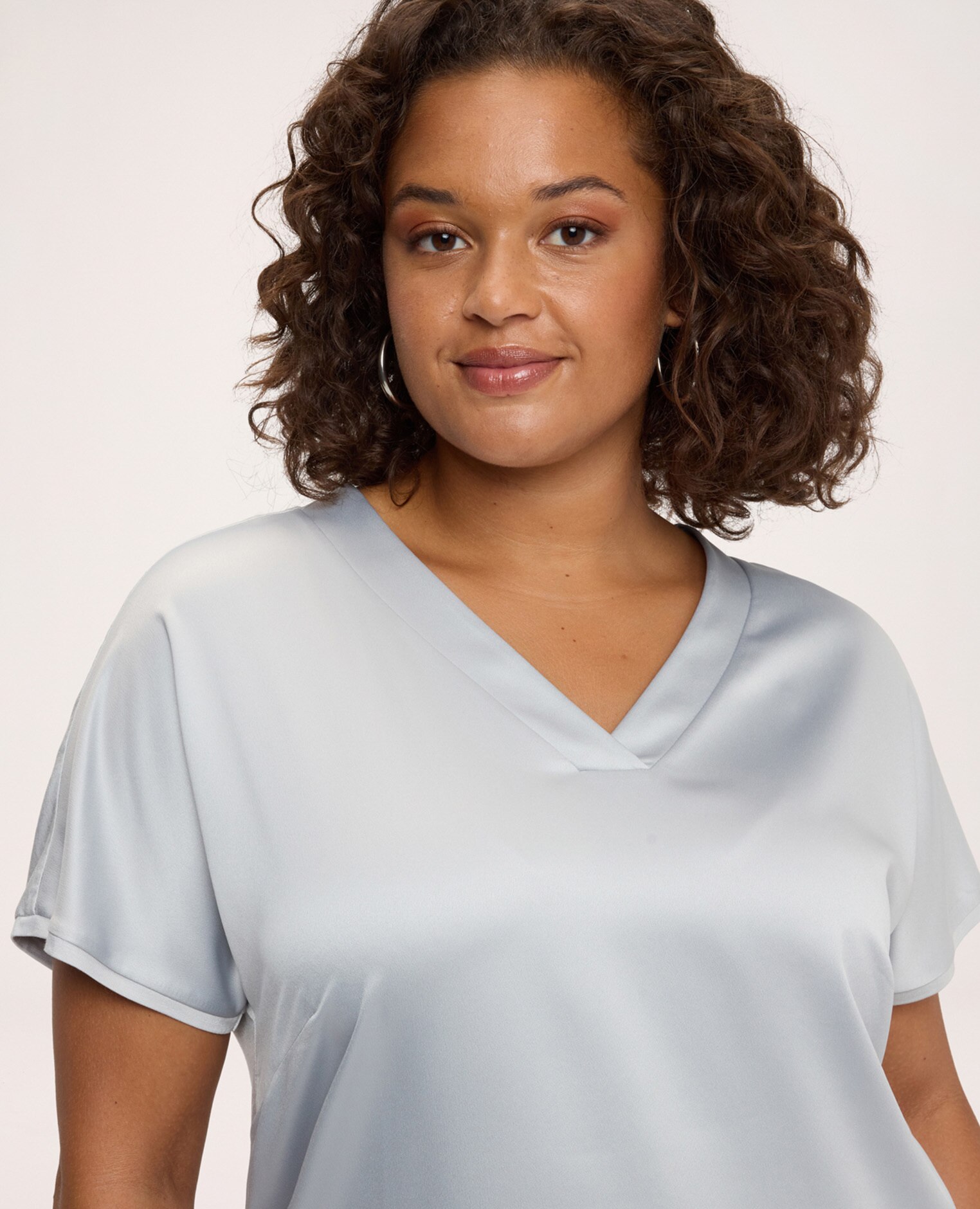 Camiseta de mujer bimatérica en raso de viscosa camiseta bimaterial con ajuste para el máximo confort - Fiorella Rubino - Gris Gris-4
