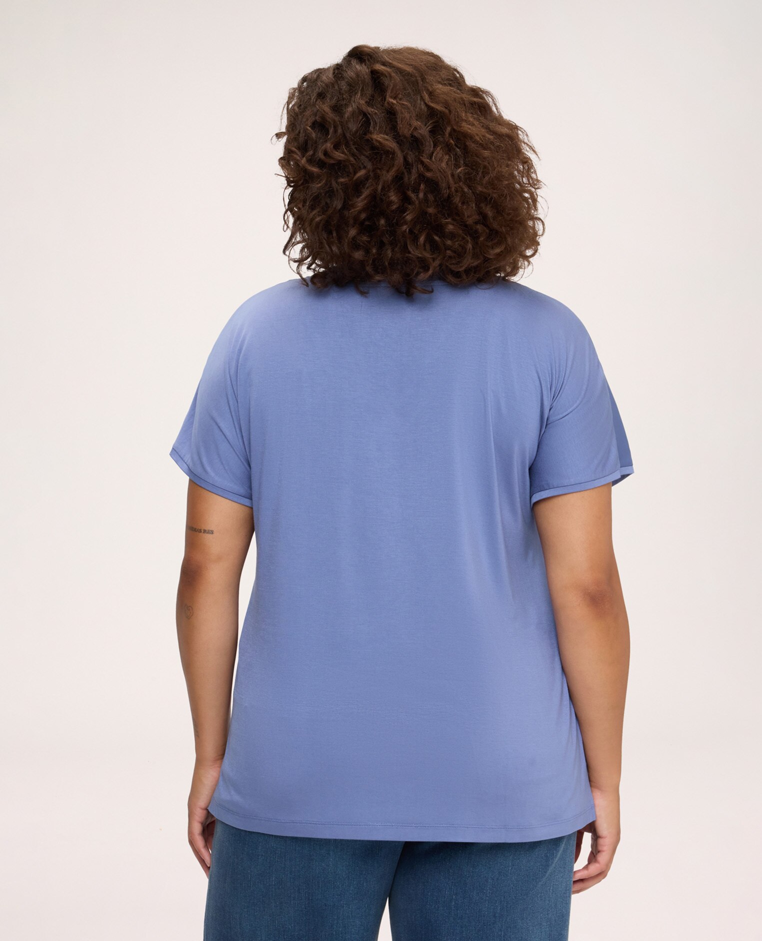 Camiseta de mujer bimatérica en raso de viscosa camiseta bimaterial con ajuste para el máximo confort - Fiorella Rubino - Azul claro Azul claro-2