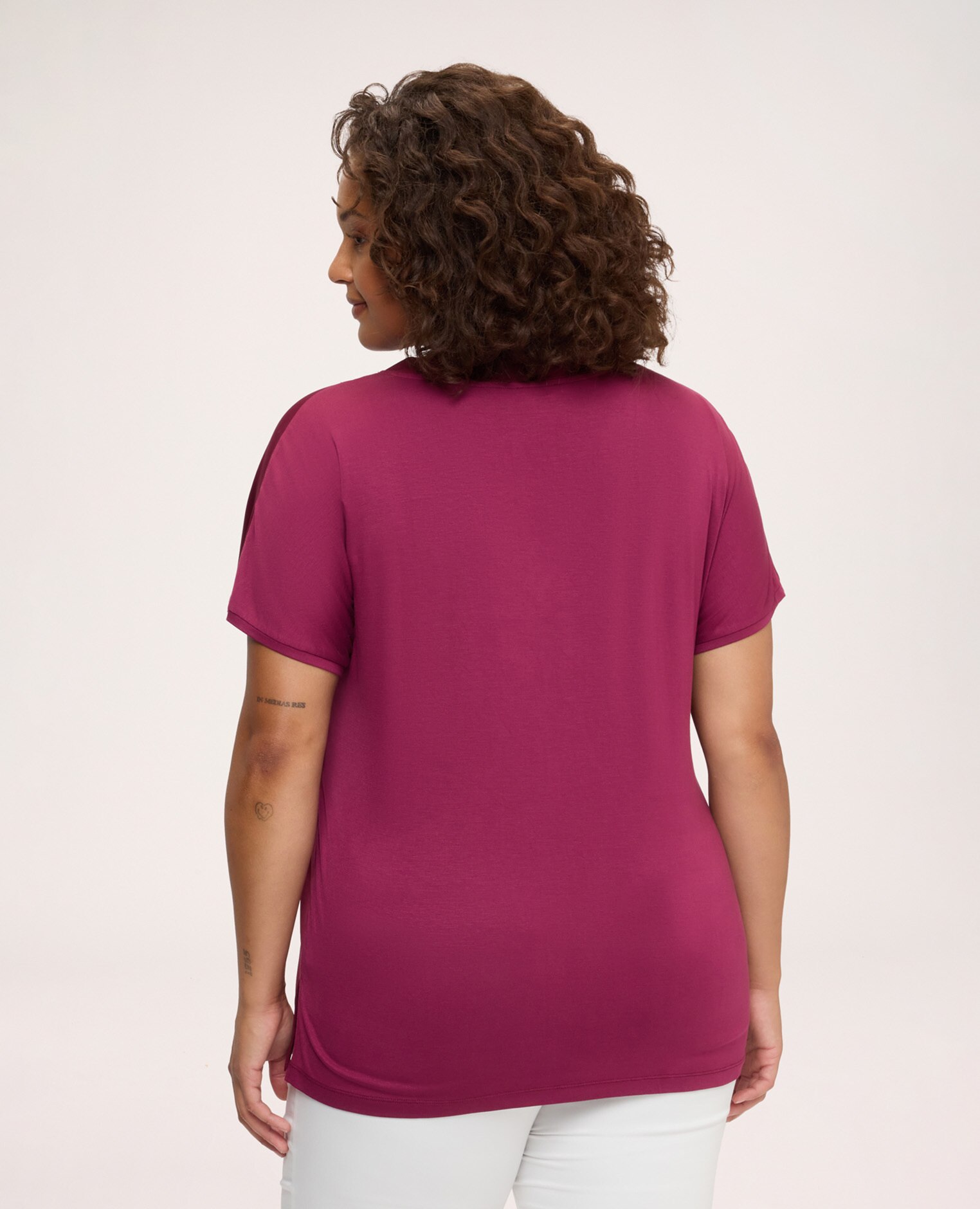 Camiseta de mujer bimatérica en raso de viscosa camiseta bimaterial con ajuste para el máximo confort - Fiorella Rubino - Fucsia Fucsia-2
