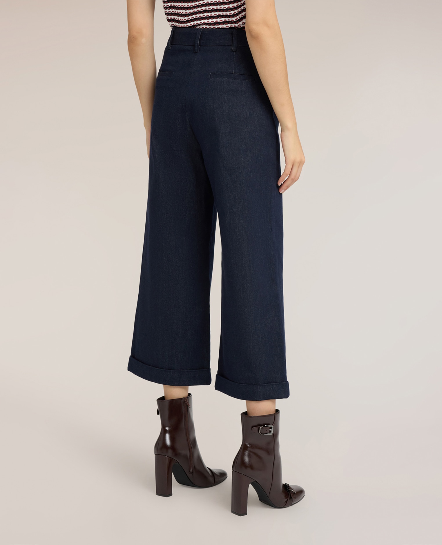Jeans de mujer cropped wide leg con botones joya talle alto con cierre de cremallera lateral dobladillo en el bajo de la pierna - Motivi - Azul Azul-2