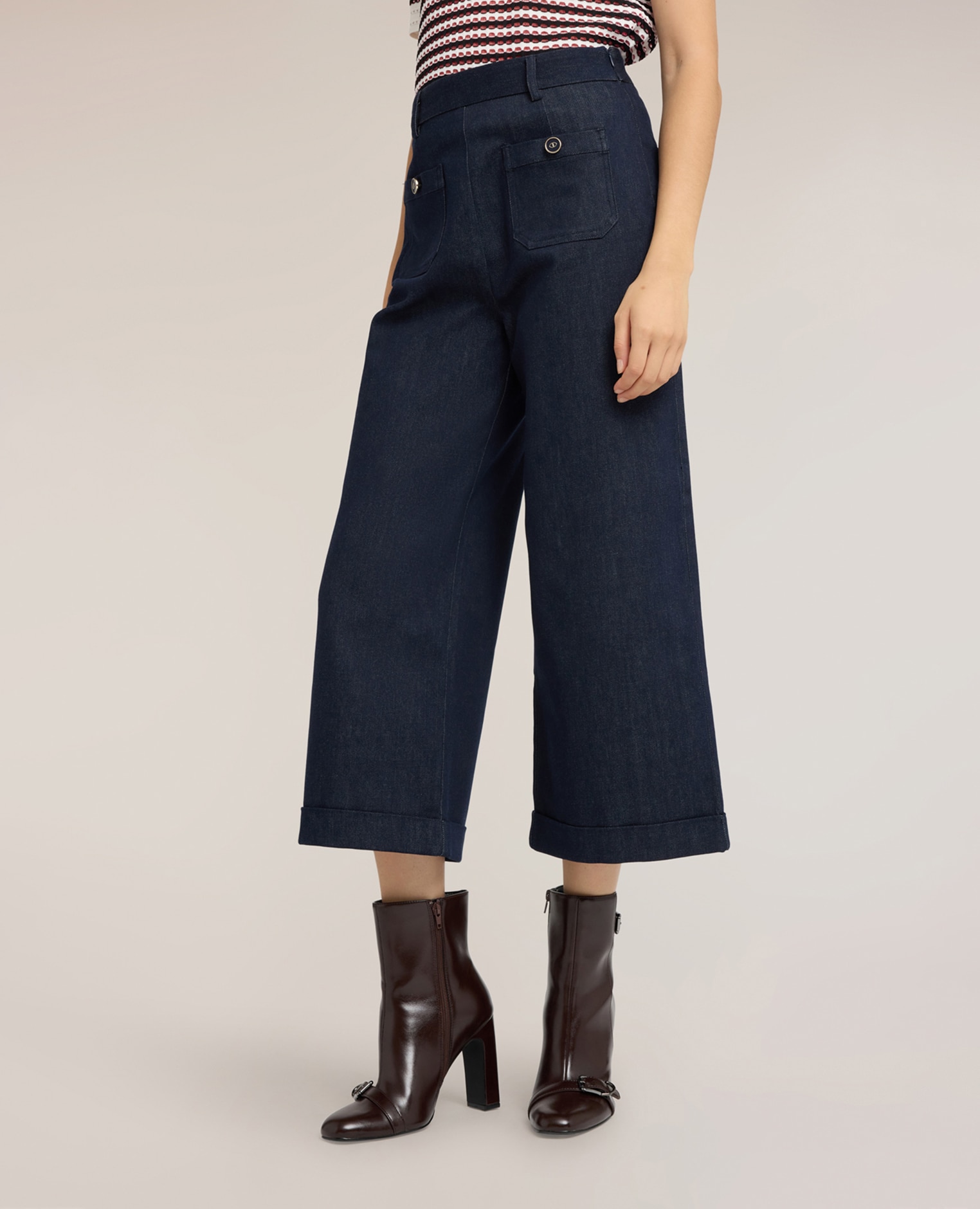 Jeans de mujer cropped wide leg con botones joya talle alto con cierre de cremallera lateral dobladillo en el bajo de la pierna - Motivi - Azul Azul-3