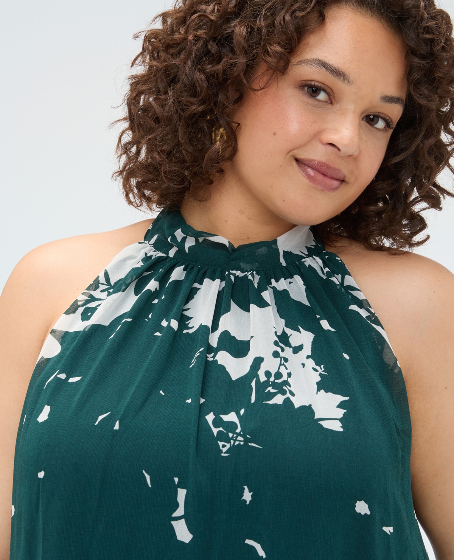 Vestido largo free estampado foliage línea en a y longitud maxi - Fiorella Rubino - Verde Verde-4