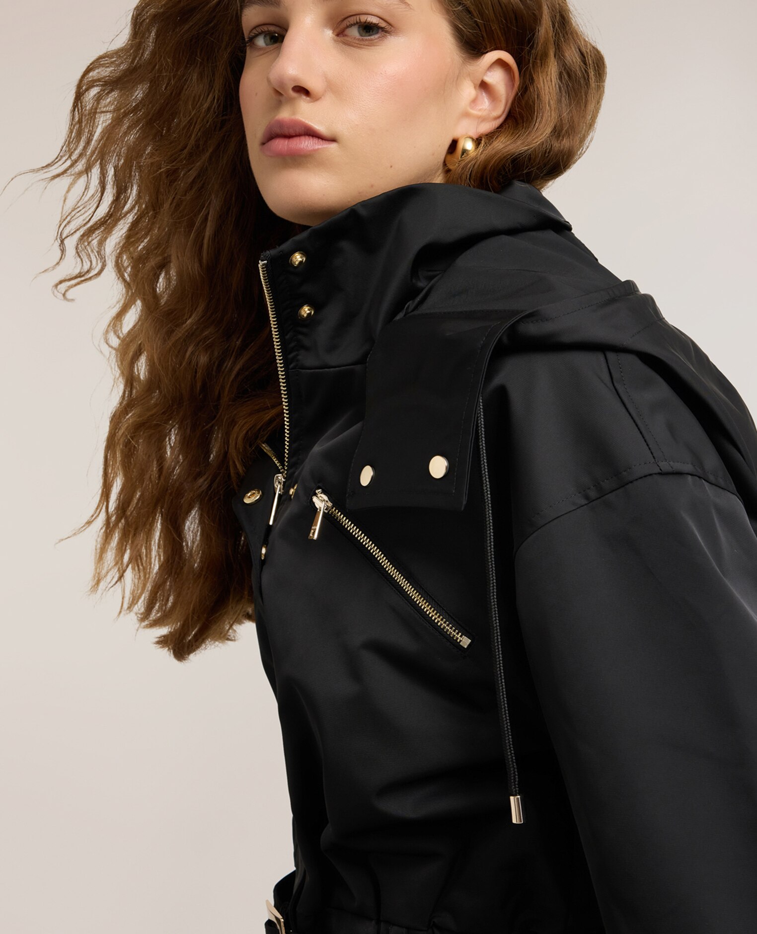 Bomber de mujer con cinturón de nylon ajuste oversize cierre frontal de un solo pecho con botones a presión y cremallera - Motivi - Negro Negro-4