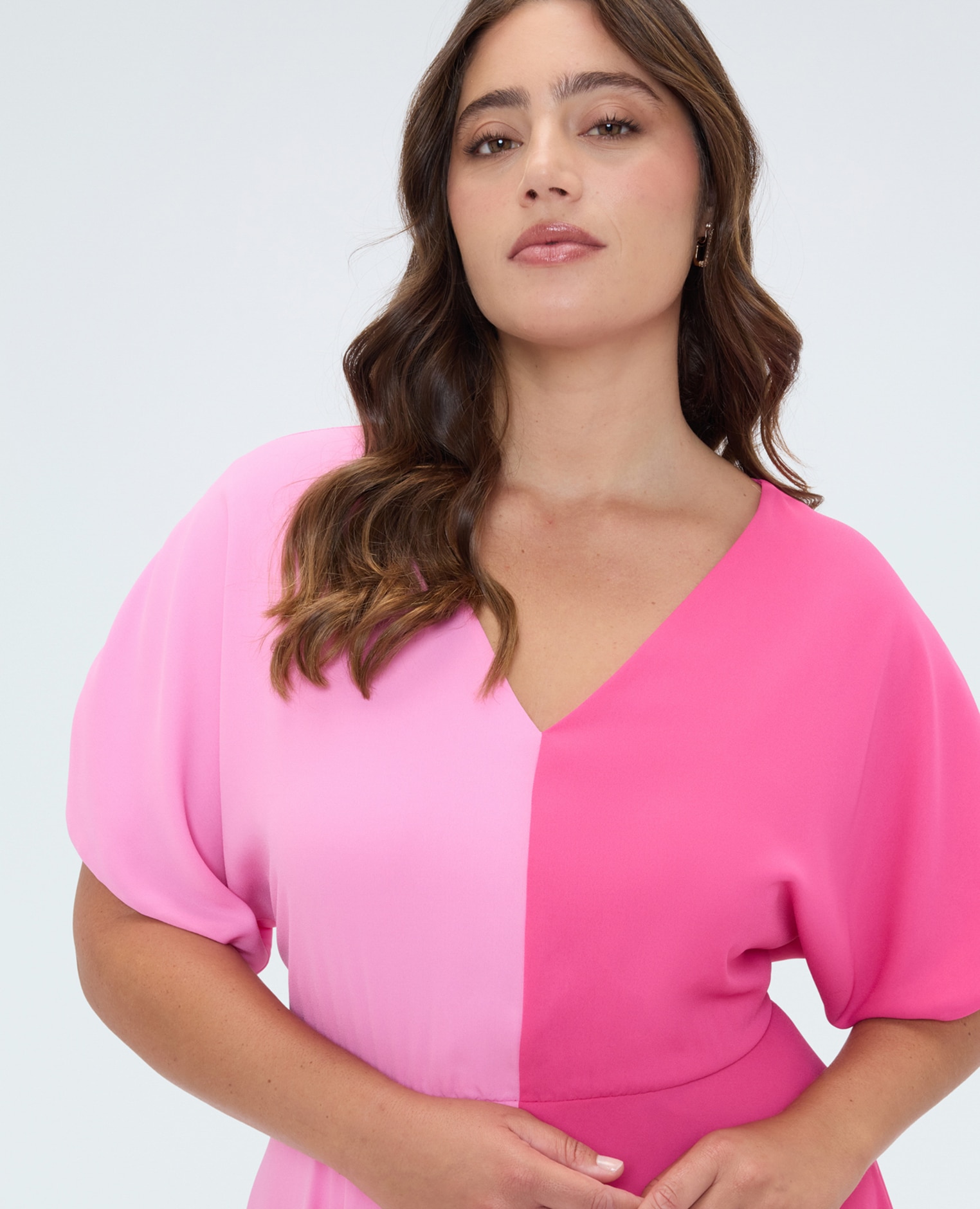 Vestido largo color block cintura definida por un sutil elástico falda amplia y con efecto movimiento - Fiorella Rubino - Rosa Rosa-4