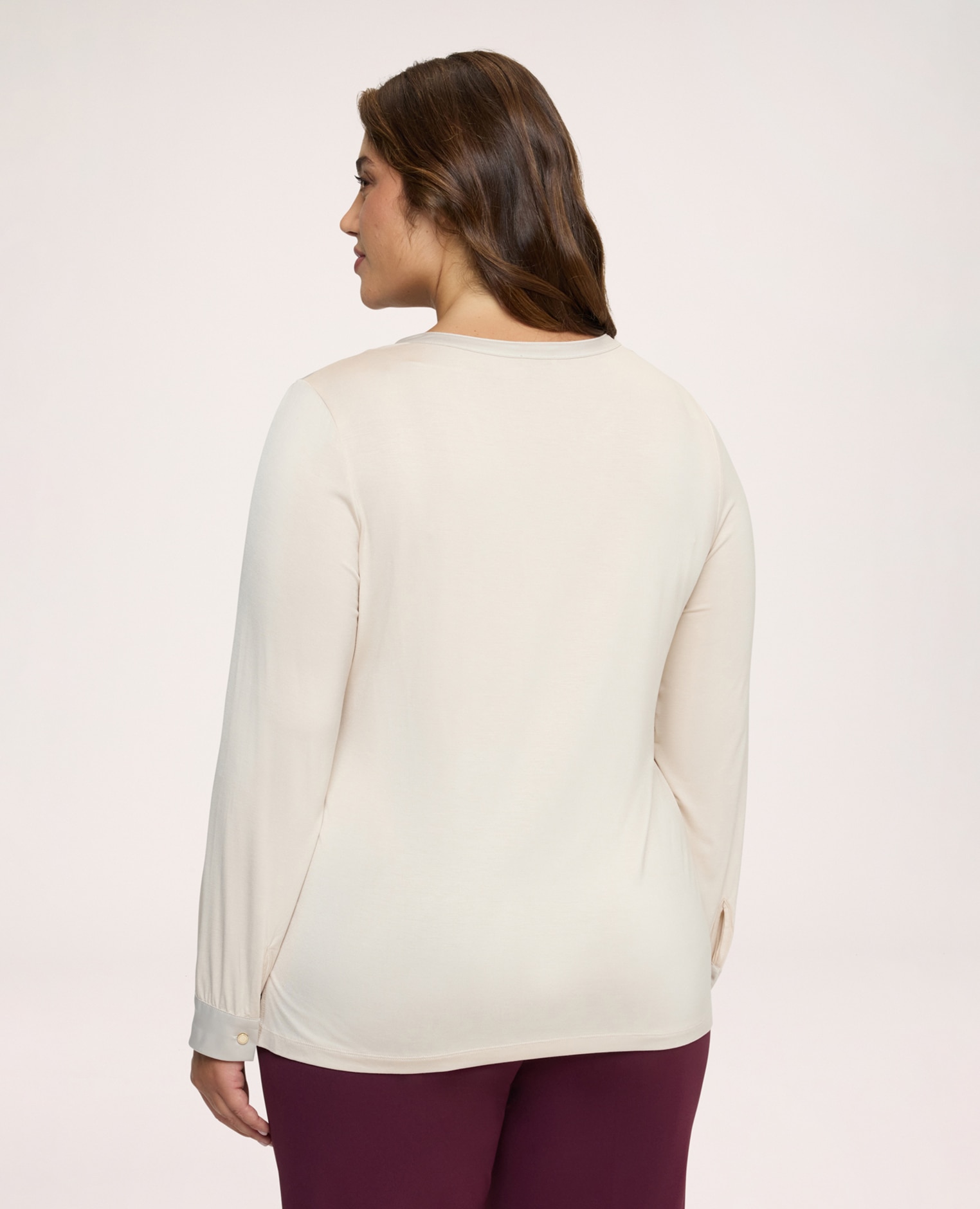 Imagen 2 de Camiseta de mujer bimaterial en raso y jersey tejido bimaterial en mezcla de viscosa que combina raso y jersey - Fiorella Rubino - Beige Beige