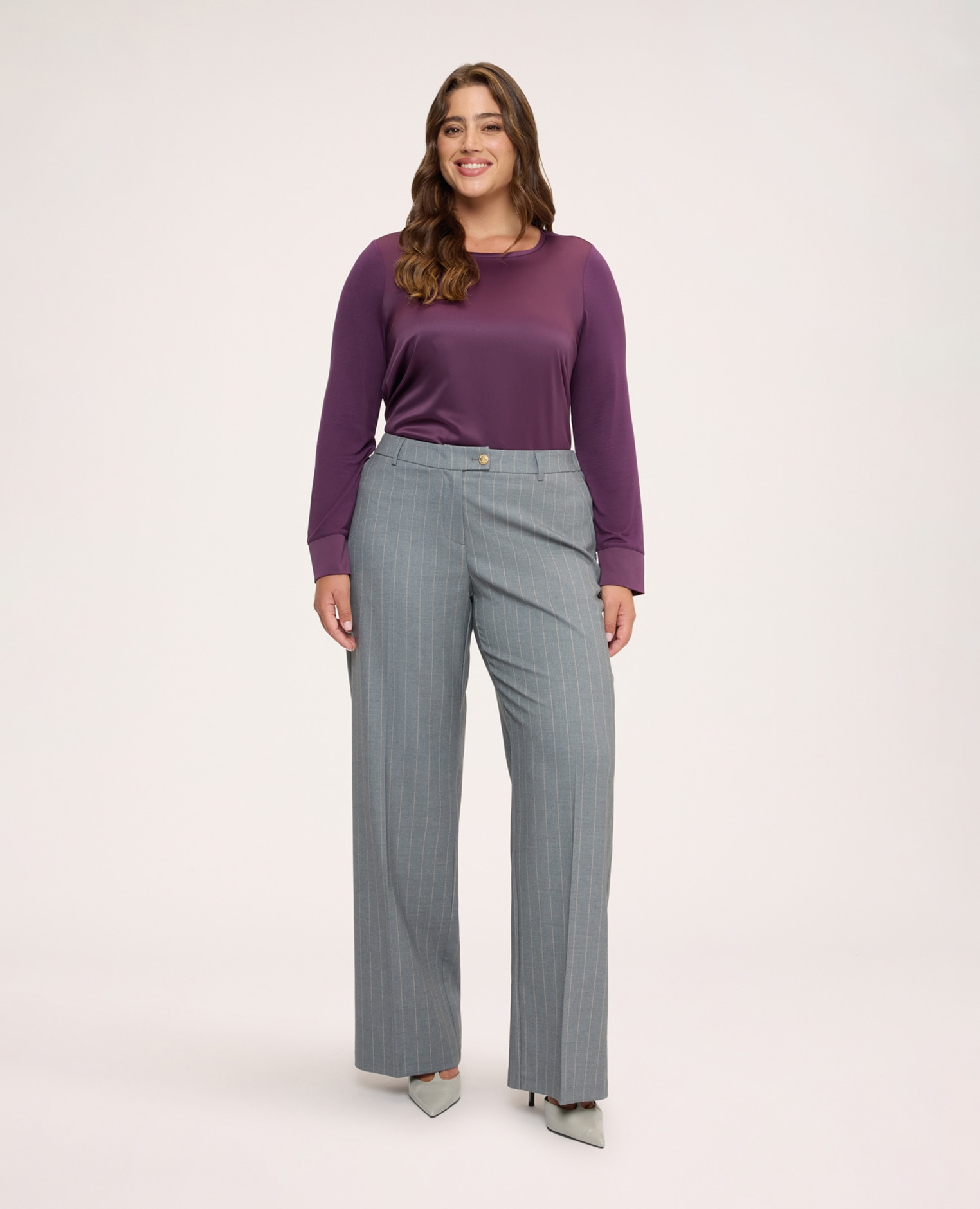 Imagen 3 de Camiseta de mujer bimaterial en raso y jersey construcción bimaterial para el máximo confort - Fiorella Rubino - Morado Morado