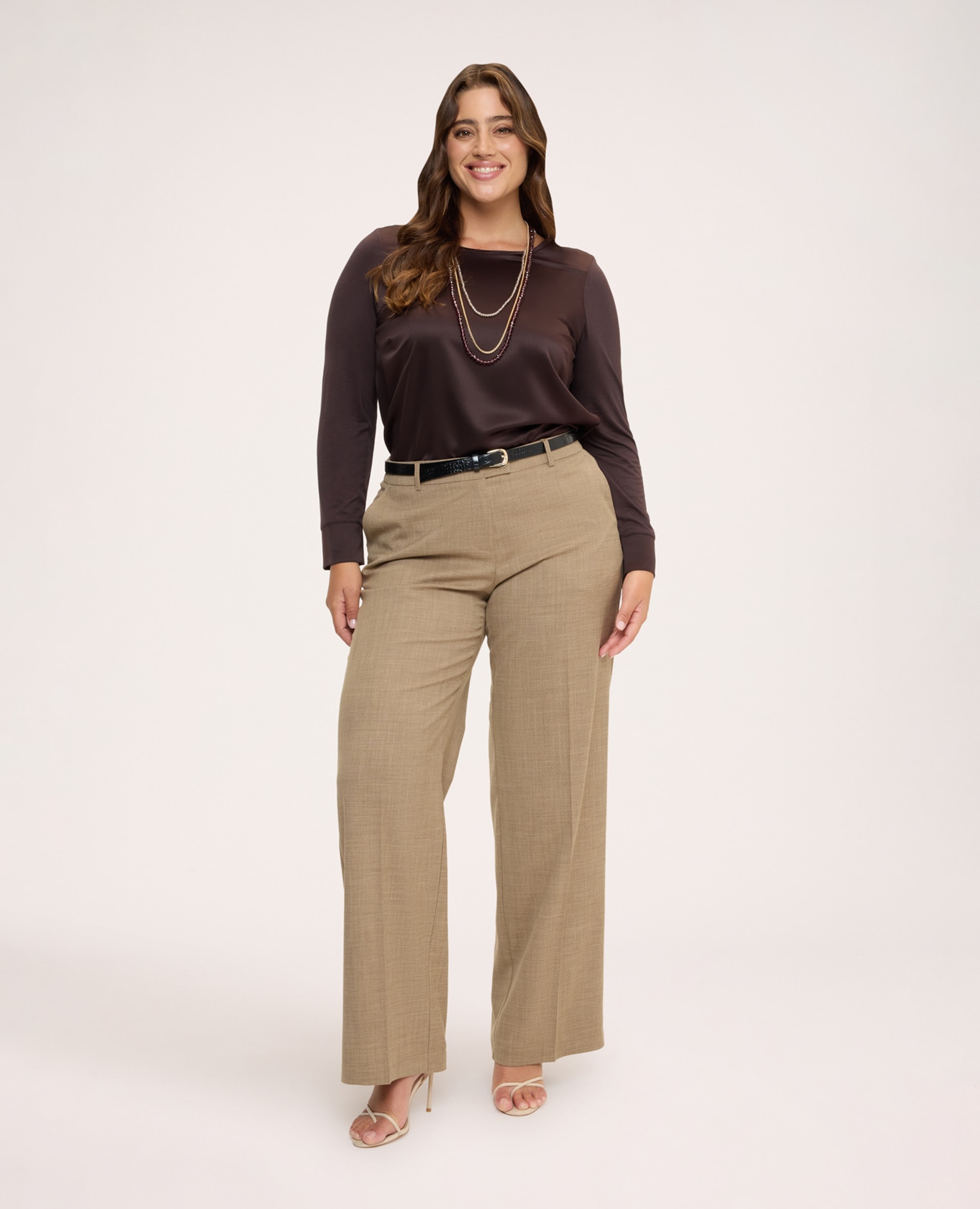 Imagen 3 de Camiseta de mujer bimaterial en raso y jersey construcción bimaterial para el máximo confort - Fiorella Rubino - Marrón Marrón