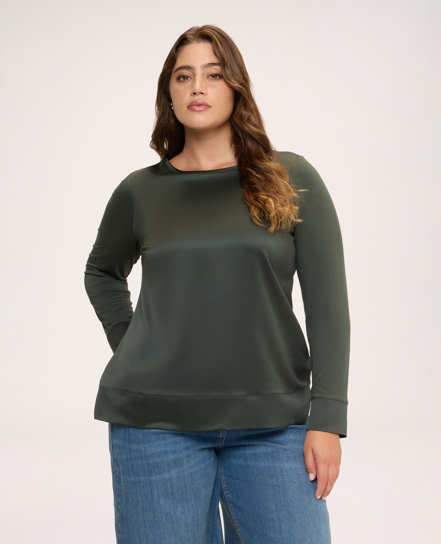 Imagen 1 de Camiseta de mujer bimaterial en raso y jersey construcción bimaterial para el máximo confort - Fiorella Rubino - Verde militar Verde militar