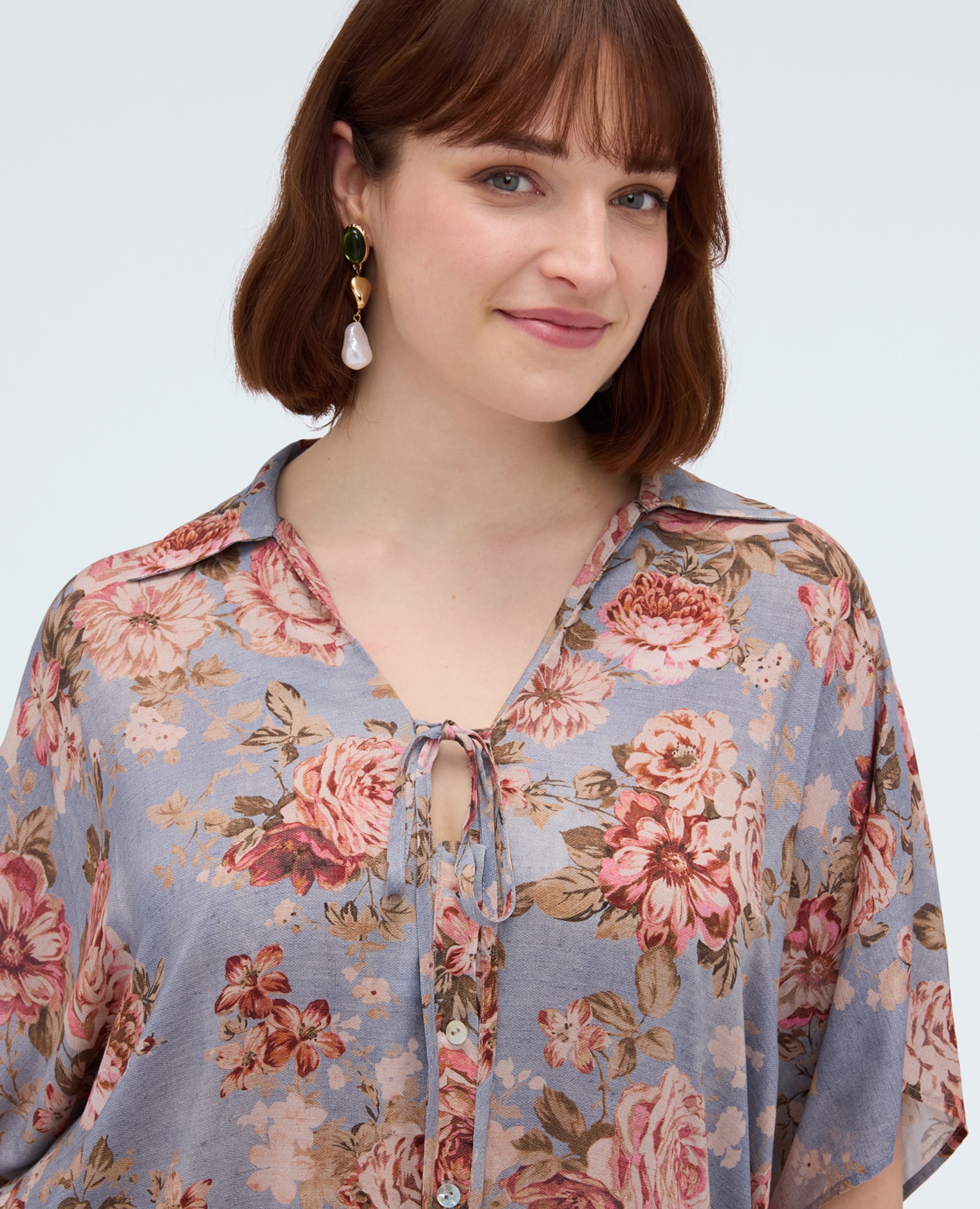 Camisa de mujer con estampado floral para una sensación agradable en la piel - Fiorella Rubino - Azul claro Azul claro-4