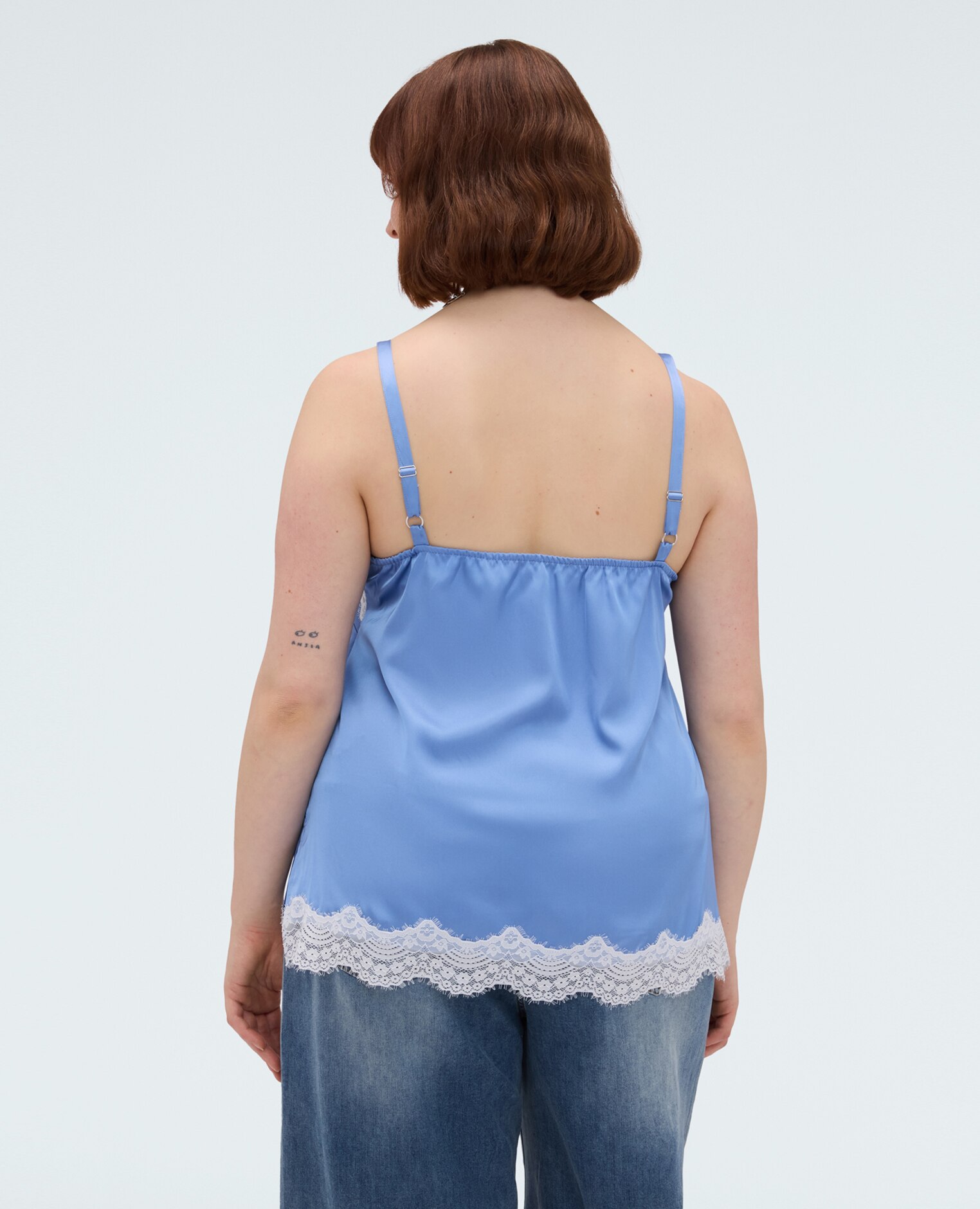 Top de mujer de satén con detalles de encaje perfecto para momentos especiales y para looks diarios - Fiorella Rubino - Azul claro Azul claro-2