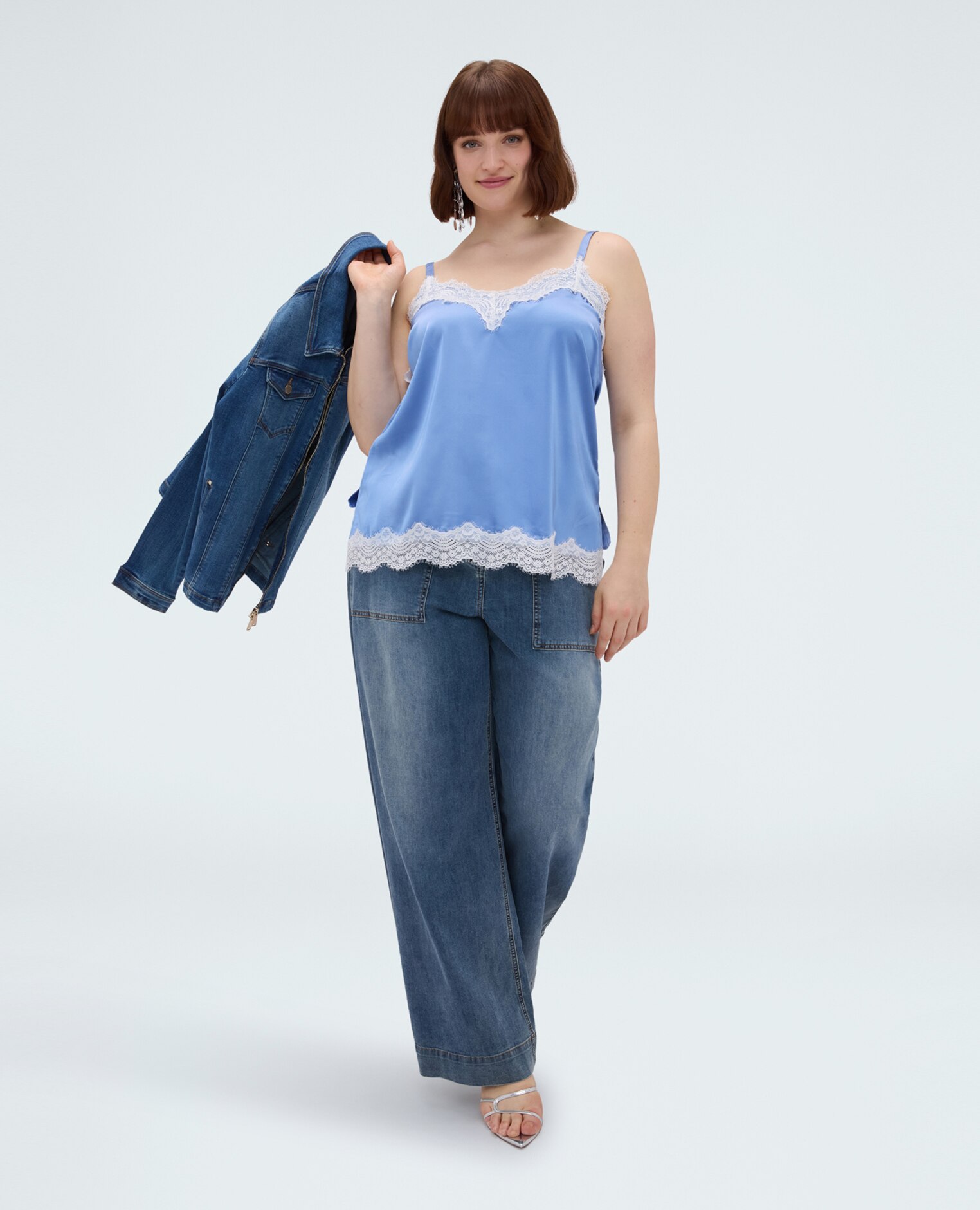 Top de mujer de satén con detalles de encaje perfecto para momentos especiales y para looks diarios - Fiorella Rubino - Azul claro Azul claro-3