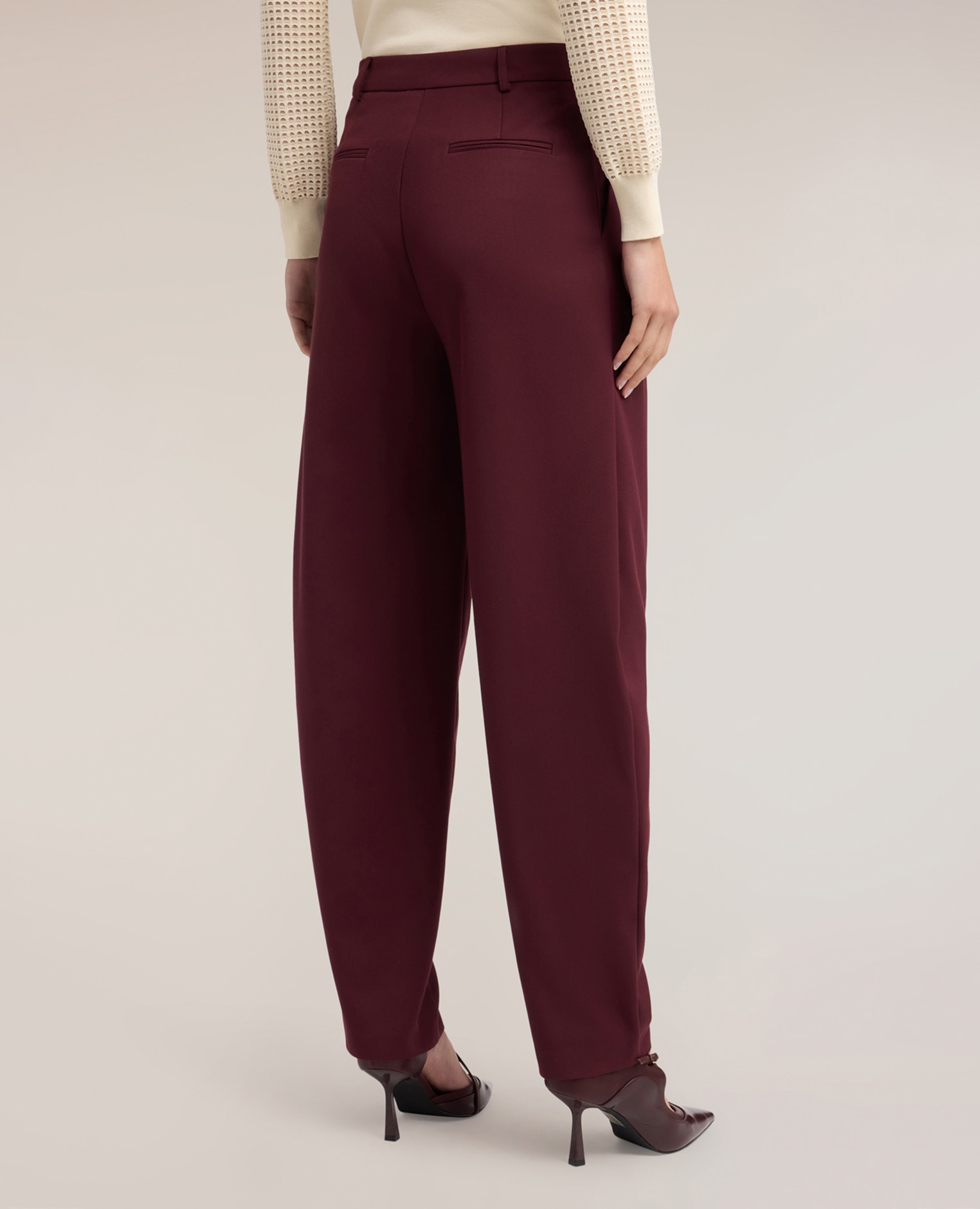 Pantalones de mujer barrel de viscosa ajuste barrel con pinzas en la parte superior - Motivi - Burdeos Burdeos-2