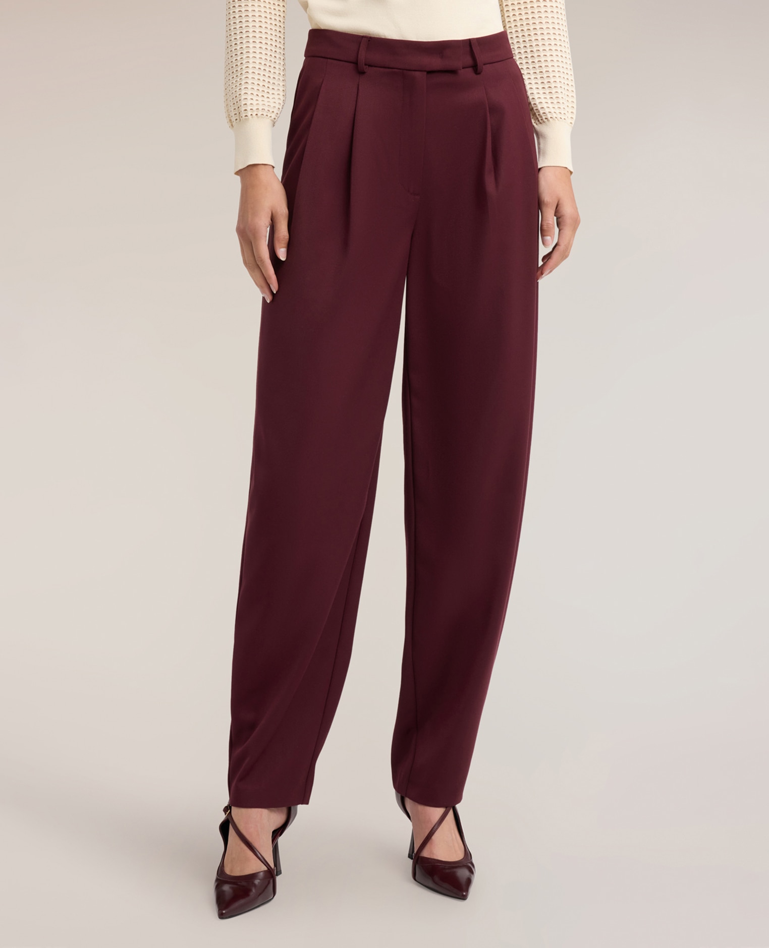 Pantalones de mujer barrel de viscosa ajuste barrel con pinzas en la parte superior - Motivi - Burdeos Burdeos-3