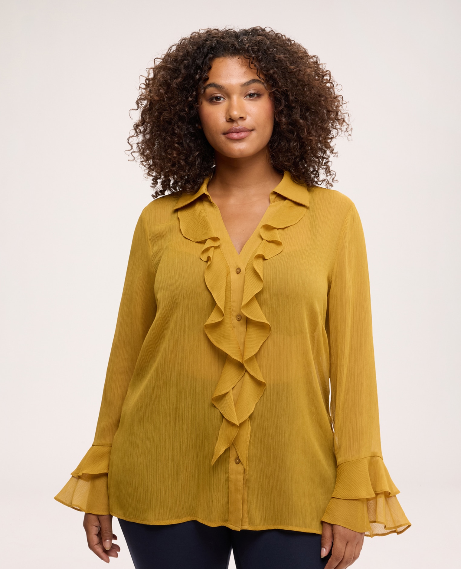 Blusa de mujer de crepé con volante cuello escote en v con volante a lo largo del cierre frontal - Fiorella Rubino - Amarillo Amarillo-1