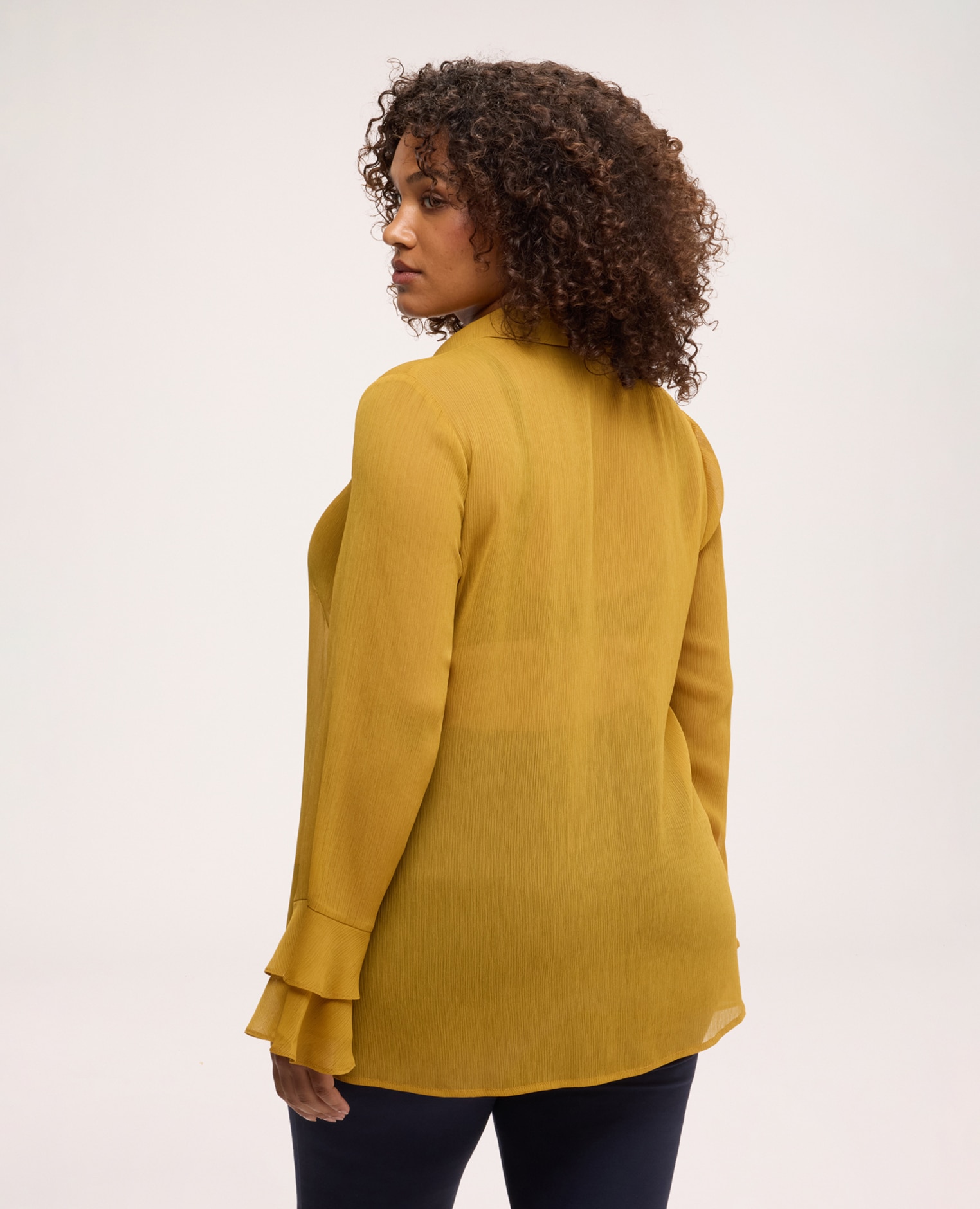 Blusa de mujer de crepé con volante cuello escote en v con volante a lo largo del cierre frontal - Fiorella Rubino - Amarillo Amarillo-2