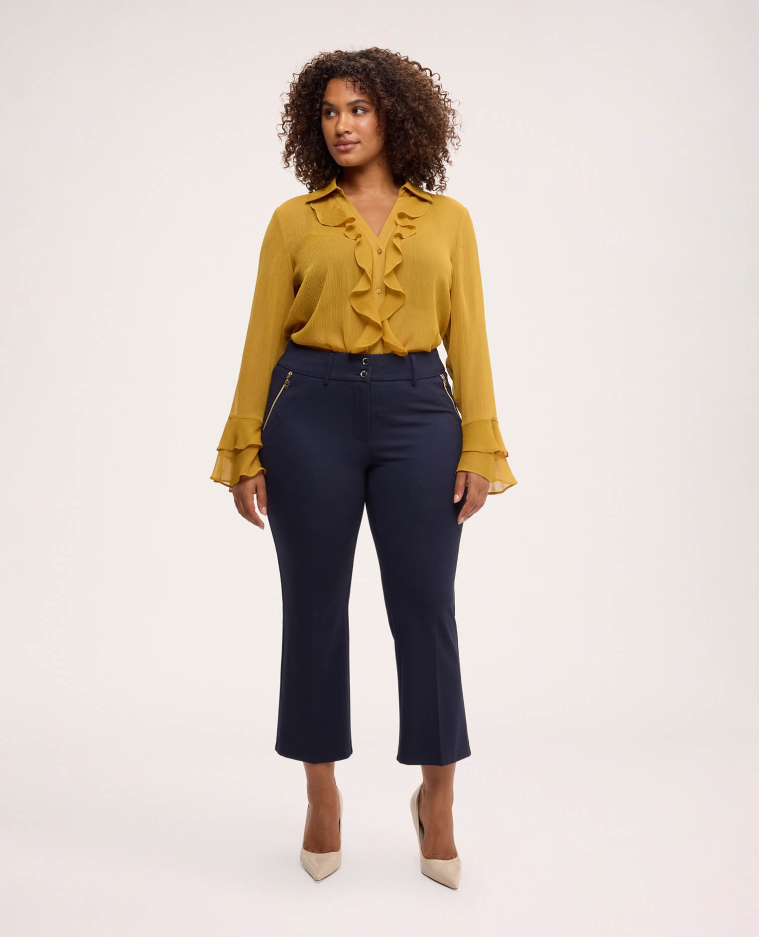 Blusa de mujer de crepé con volante cuello escote en v con volante a lo largo del cierre frontal - Fiorella Rubino - Amarillo Amarillo-3