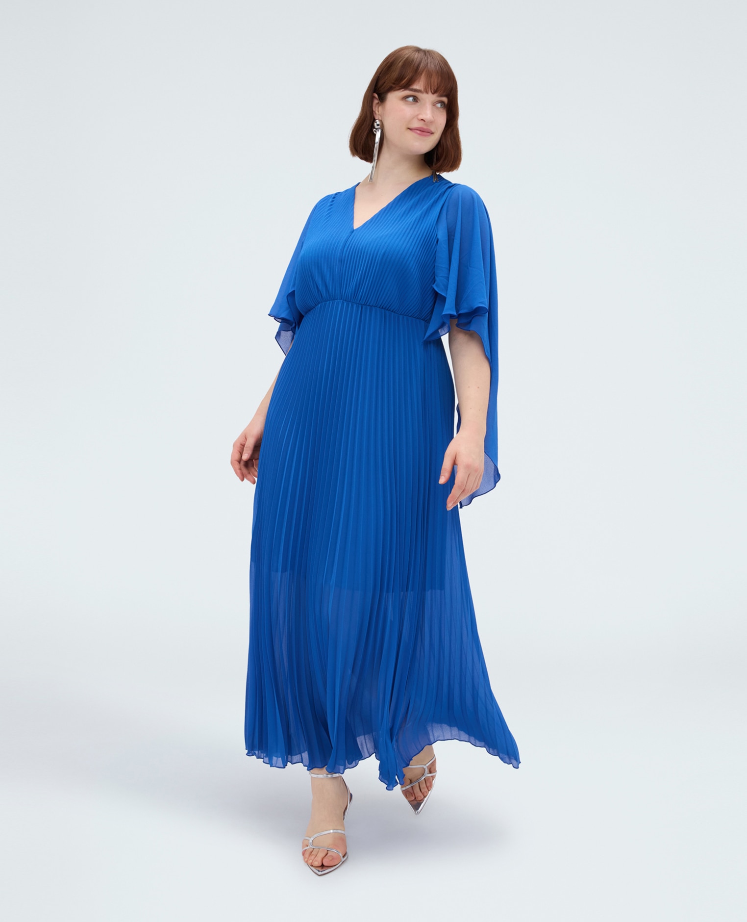 Fiorella Rubino - Vestido dream en georgette plisado escote en v y mangas cortas tipo kimono.