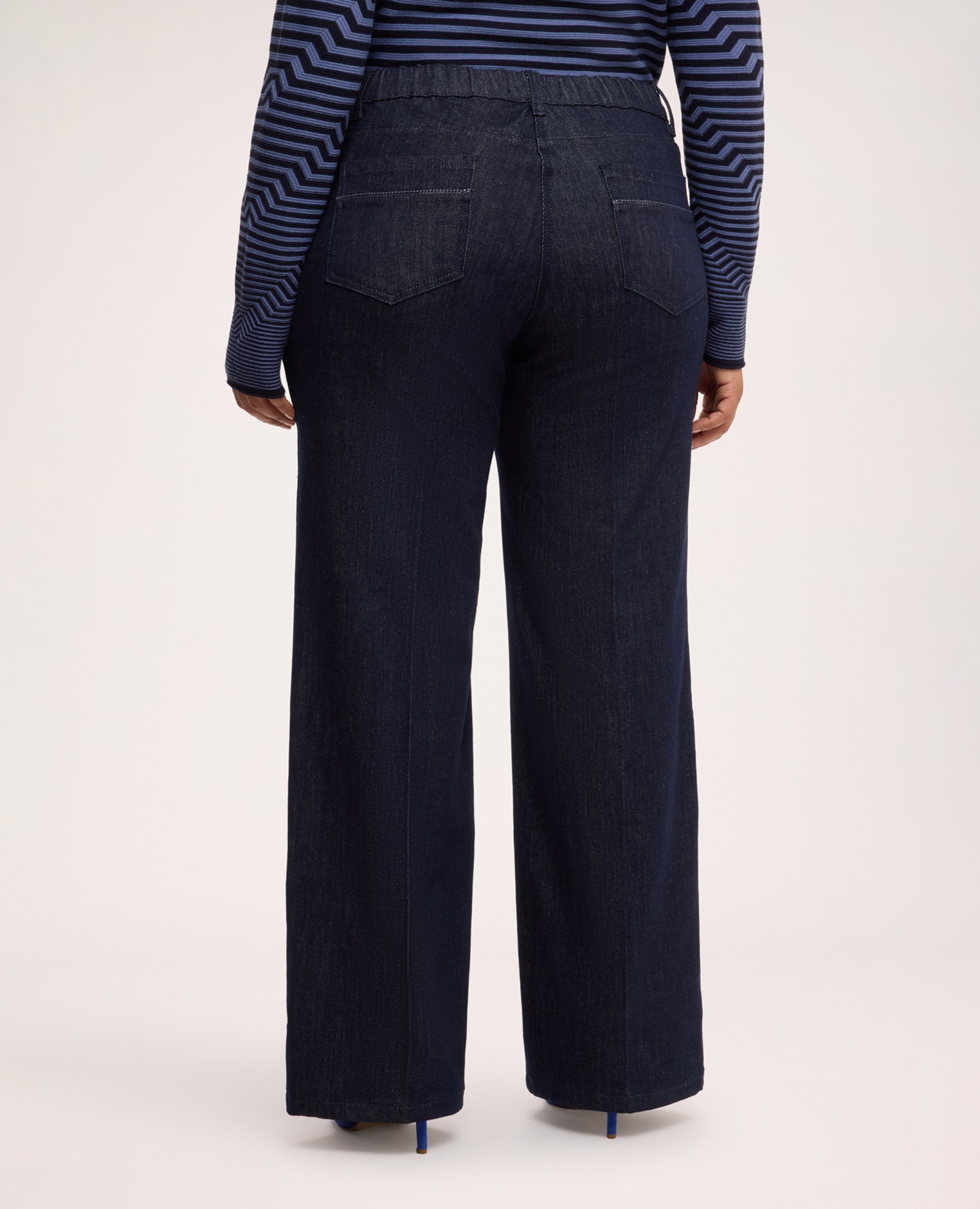 Jeans de mujer straight lavado rinse cierre con botón y cremallera delante elástico en la cintura detrás - Fiorella Rubino - Azul Azul-2