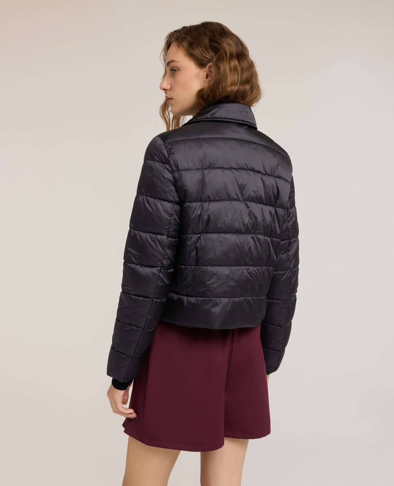 Plumífero de mujer lightweight crop doble botonadura modelo corto ajuste regular - Motivi - Negro Negro-2