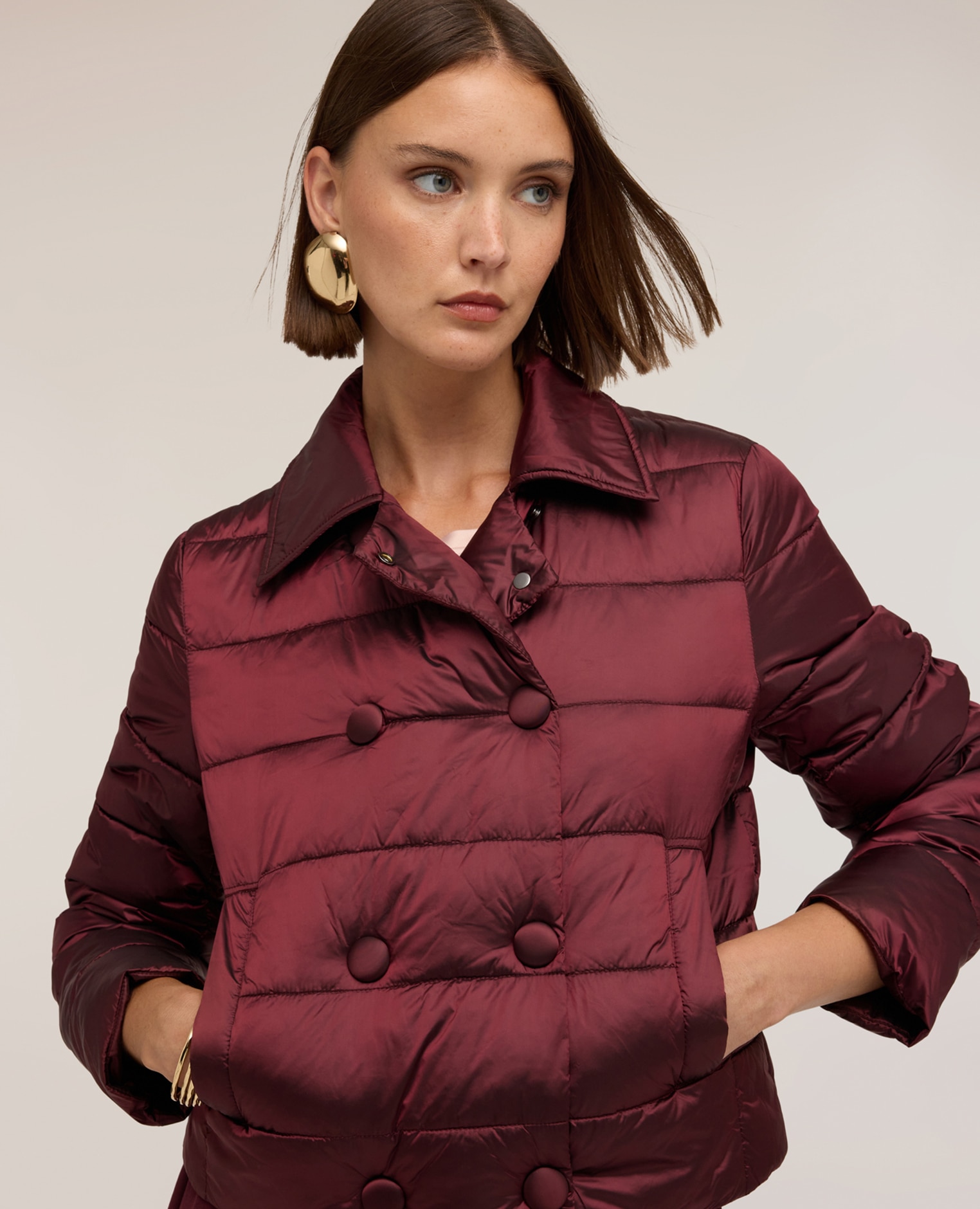 Plumífero de mujer lightweight crop doble botonadura modelo corto ajuste regular - Motivi - Burdeos Burdeos-4