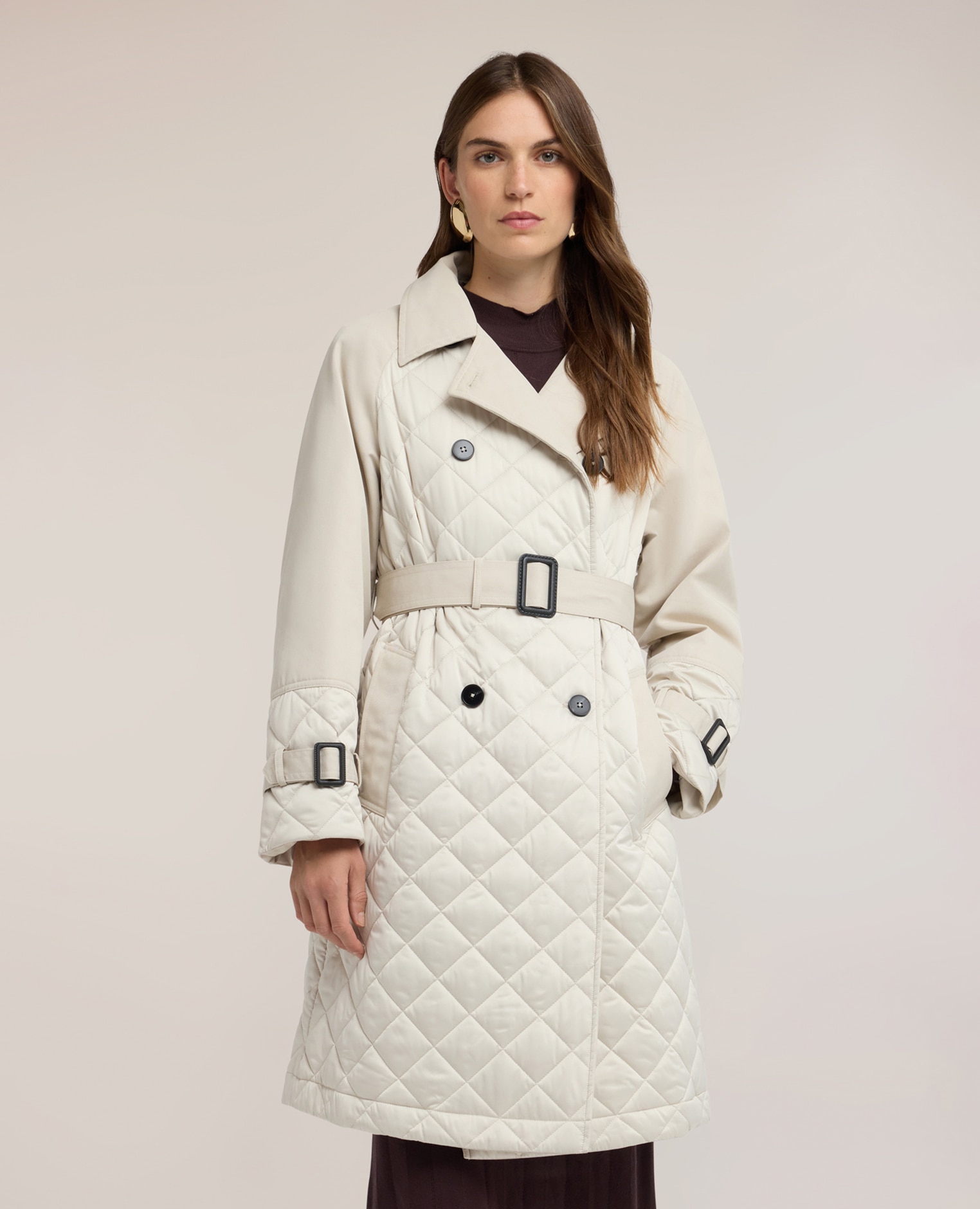 Trench de mujer coat acolchado con rombos cierre cruzado con cuello de solapa y botones cinturón en la cintura en 100% poliéster. - Motivi - Gris Gris-1